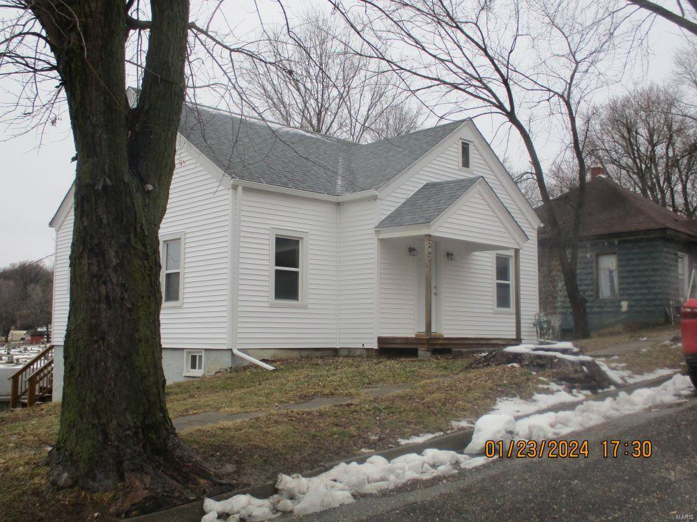 Photo 10 of 28 of 202 Wehrman Street house