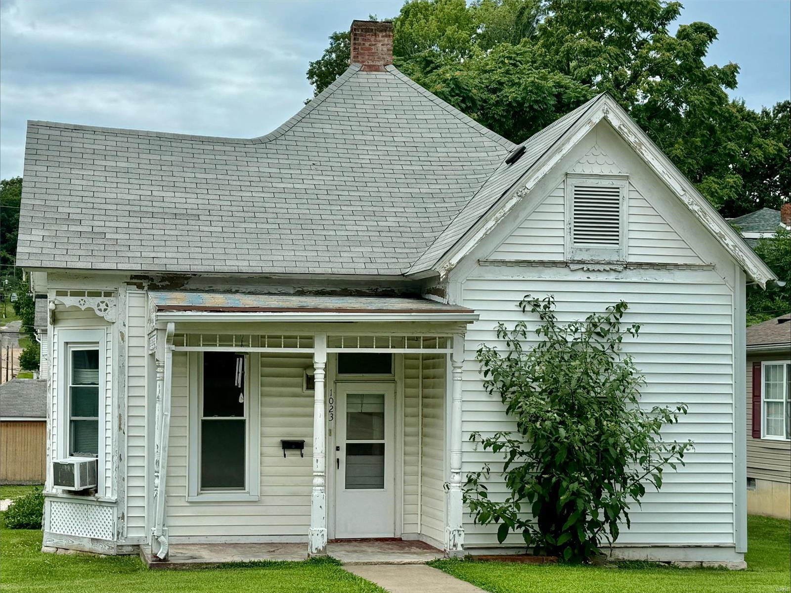 Photo 1 of 28 of 1023 N Carolina Street house