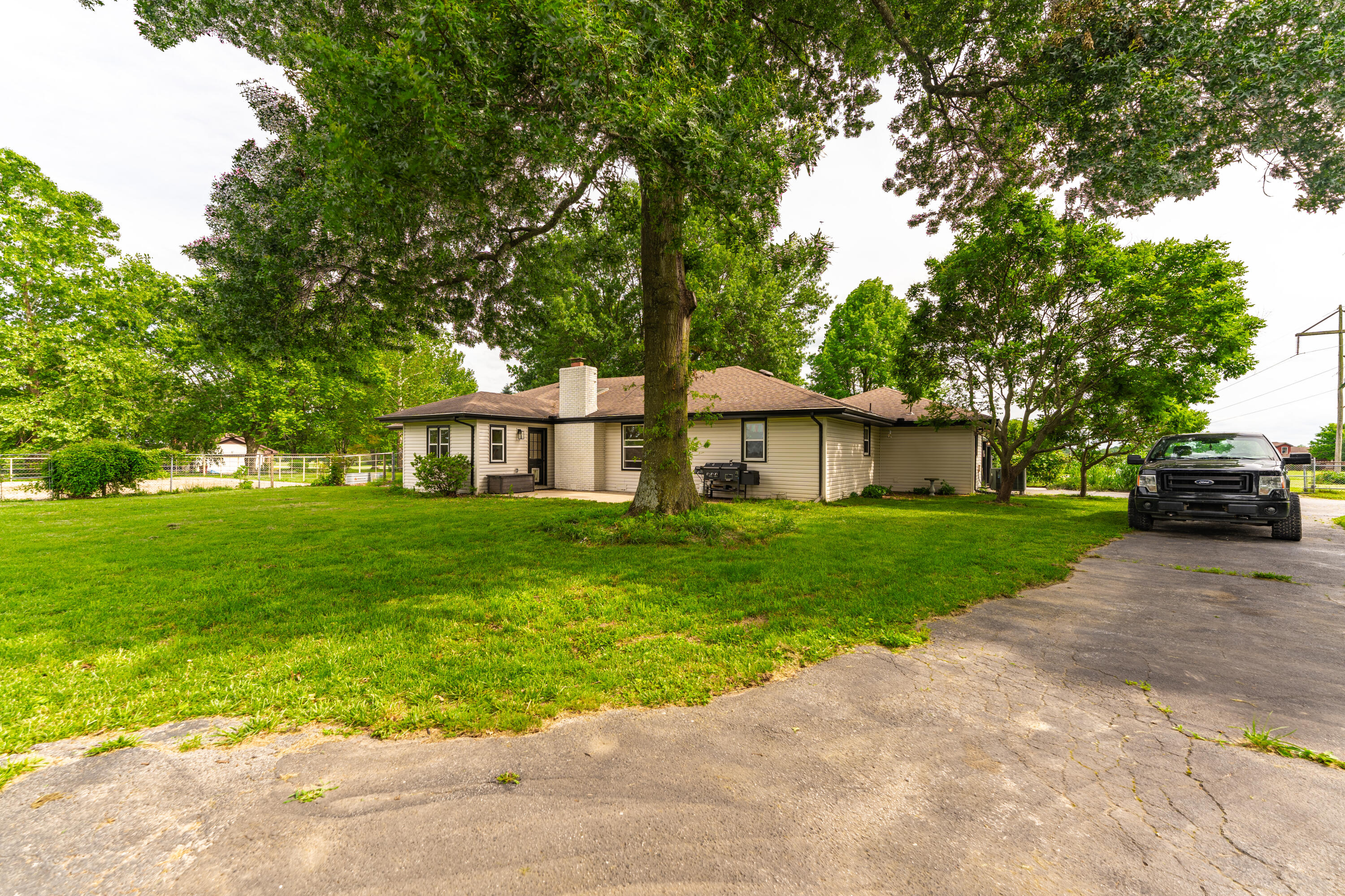 Photo 7 of 59 of 851 Meadowview Drive house