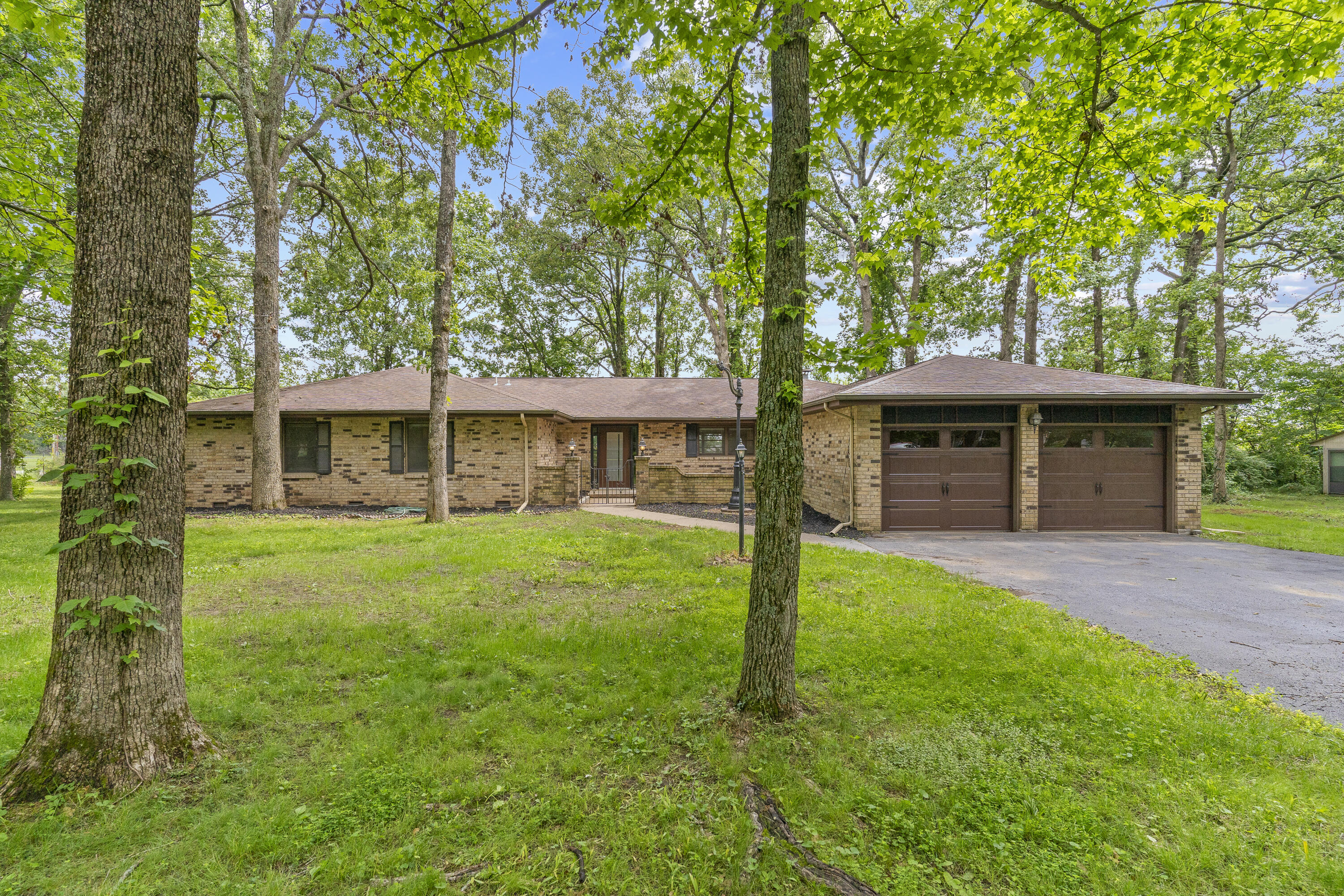 Photo 1 of 42 of 140 South Tanglewood Drive house