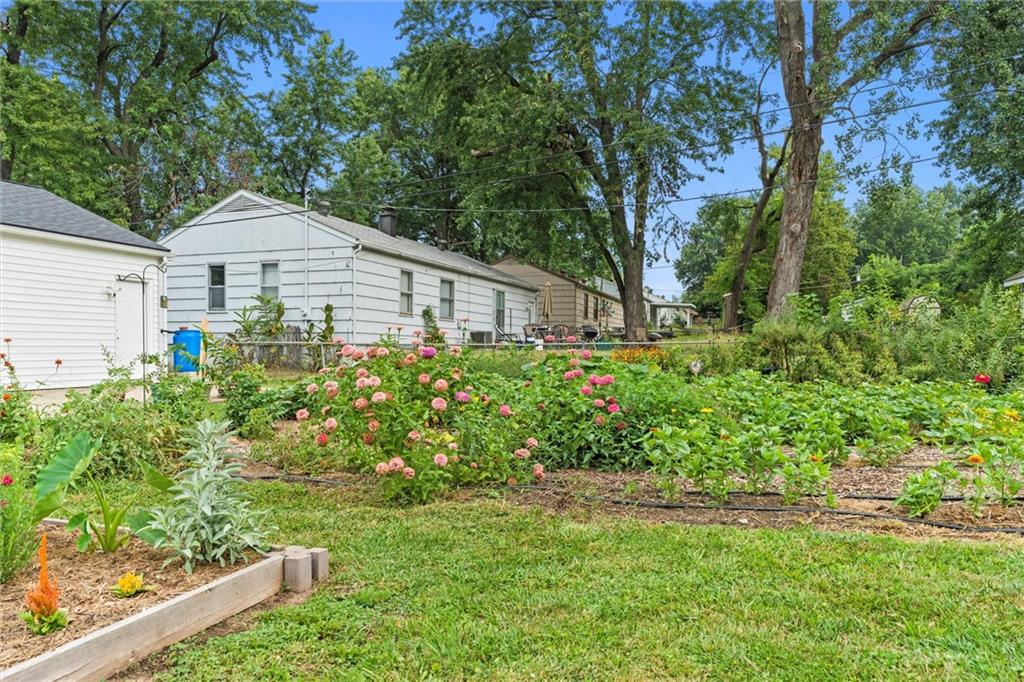 Photo 40 of 40 of 6011 Farley Avenue house