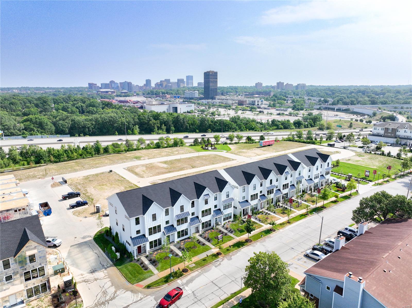 Photo 4 of 11 of 8958 E Gateway Heights Road 73-402 townhome