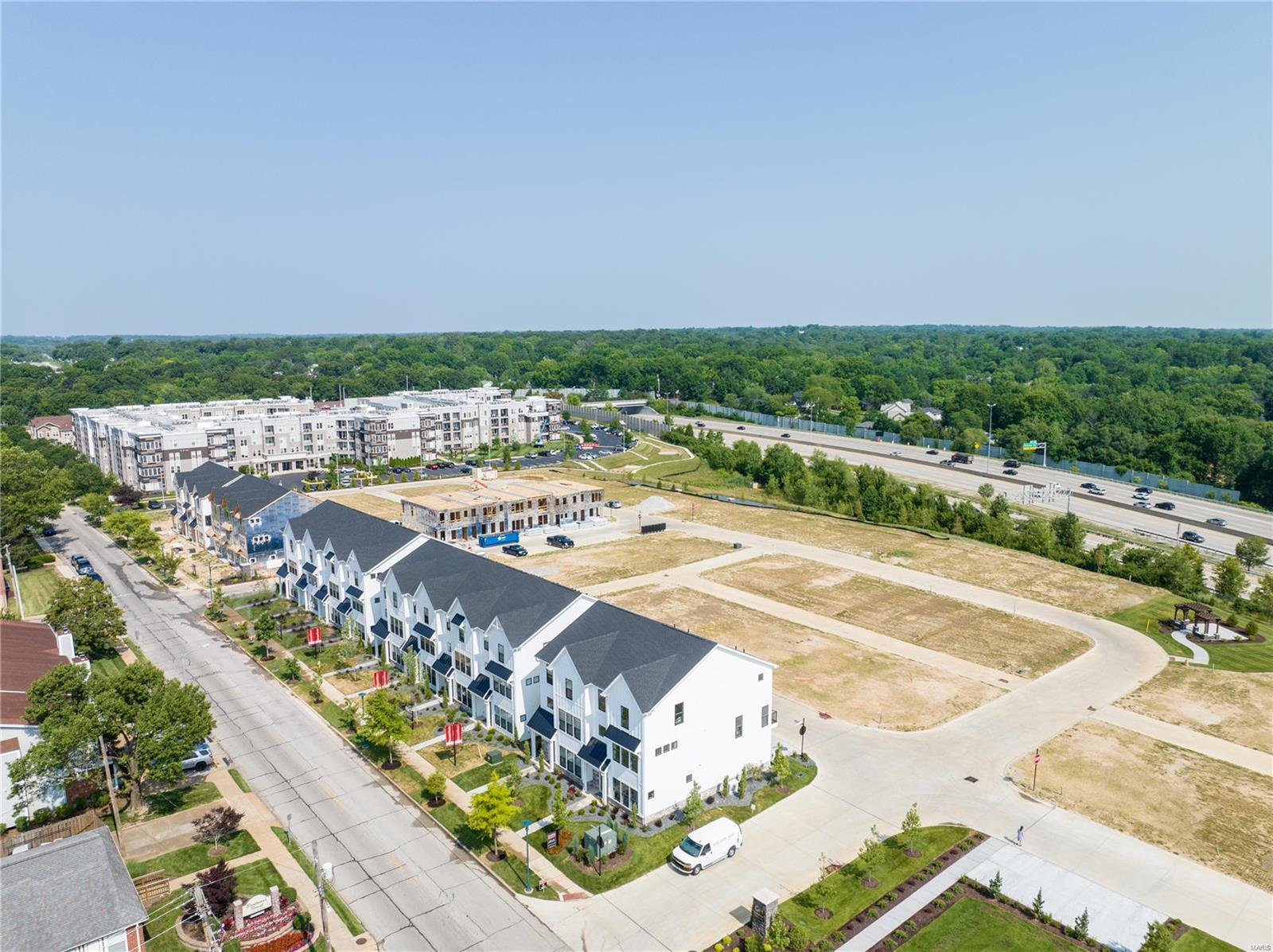 Photo 5 of 11 of 8958 E Gateway Heights Road 73-402 townhome