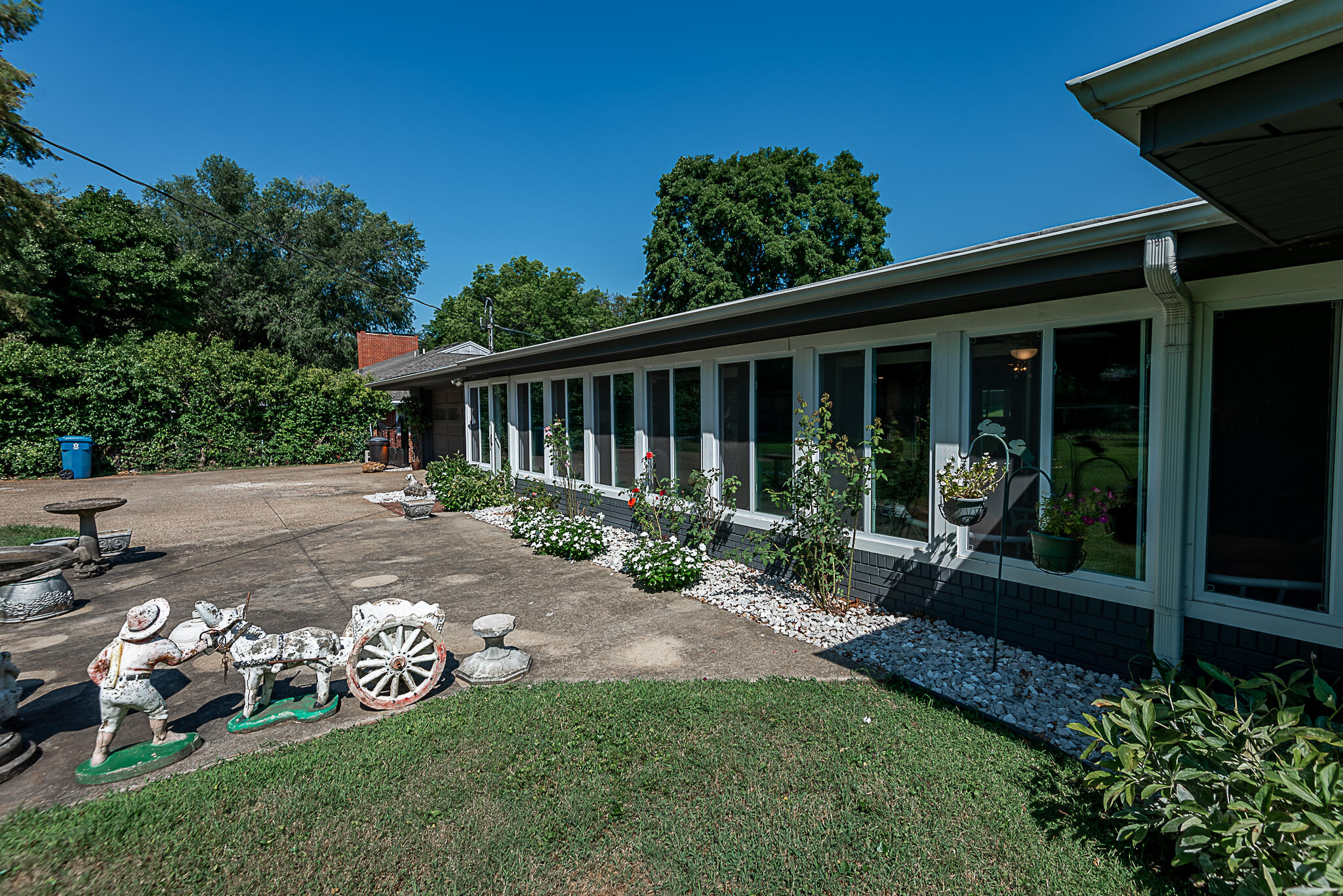 Photo 54 of 61 of 2234 East Edgewood Street house