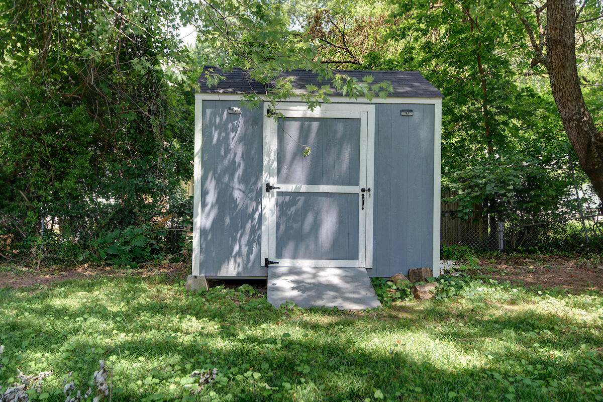 Photo 27 of 27 of 1006 South Bruce Avenue house