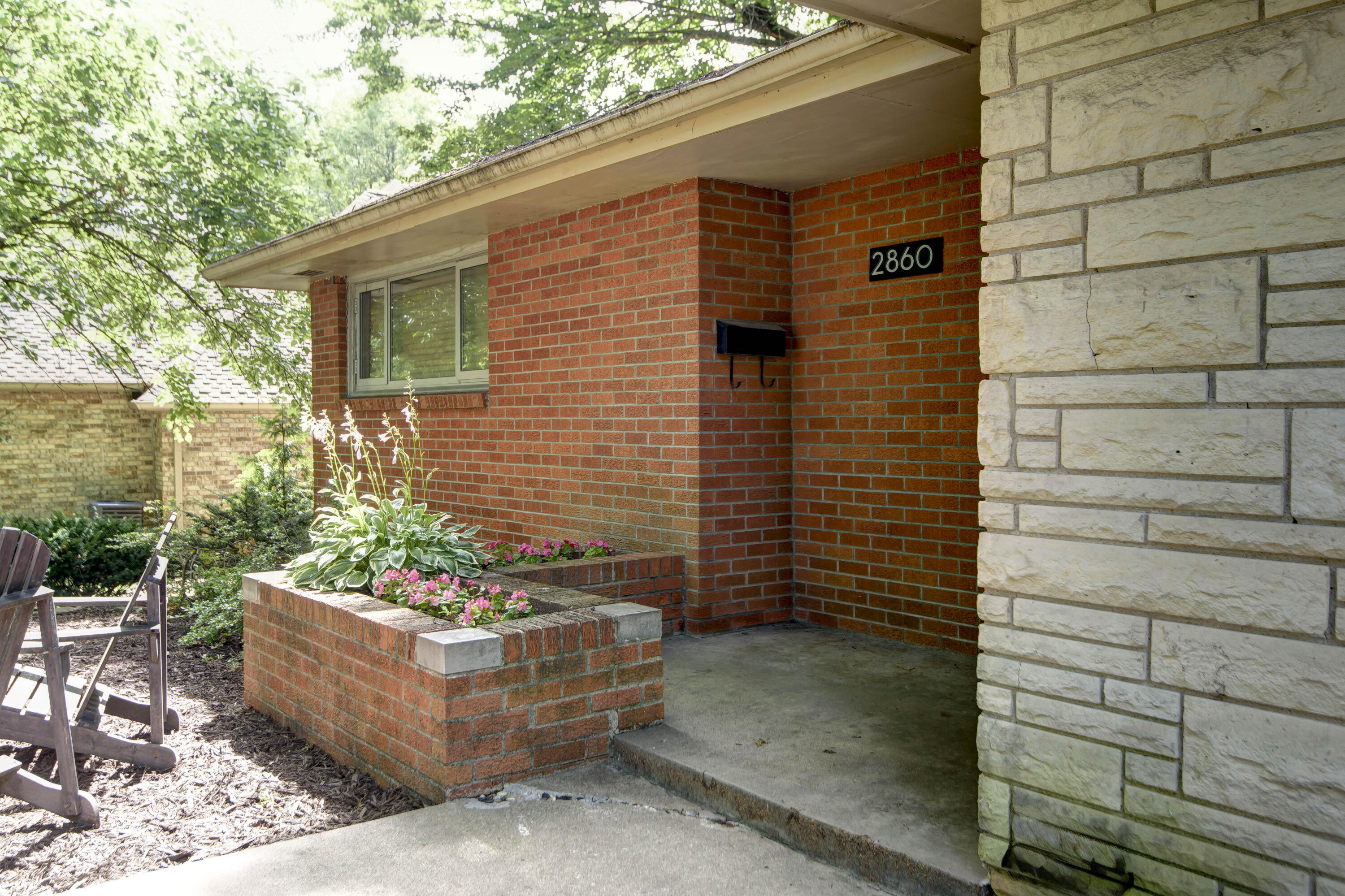 Photo 6 of 40 of 2860 East Crestview Street house