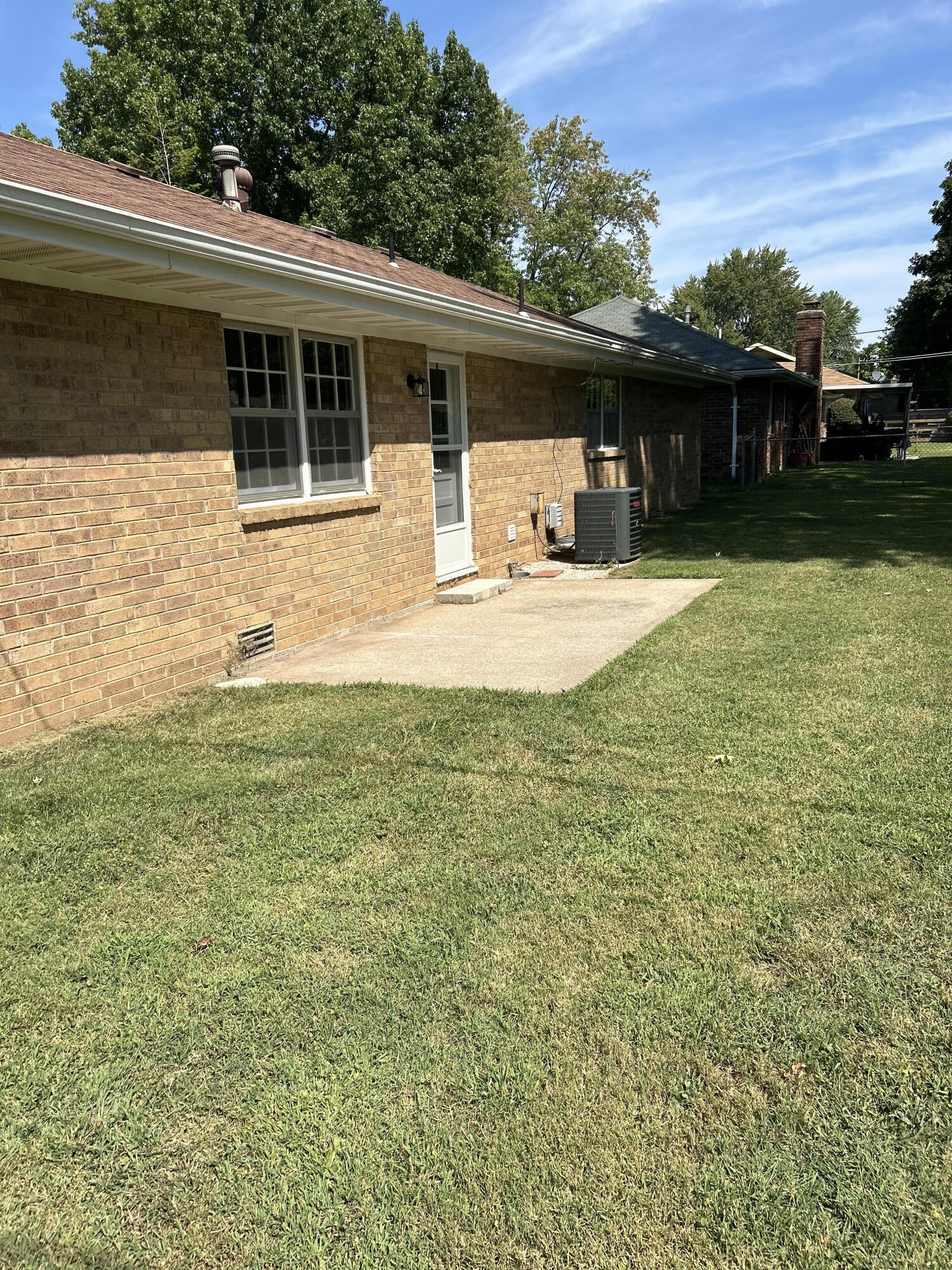 Photo 10 of 11 of 3316 South Jefferson Avenue house