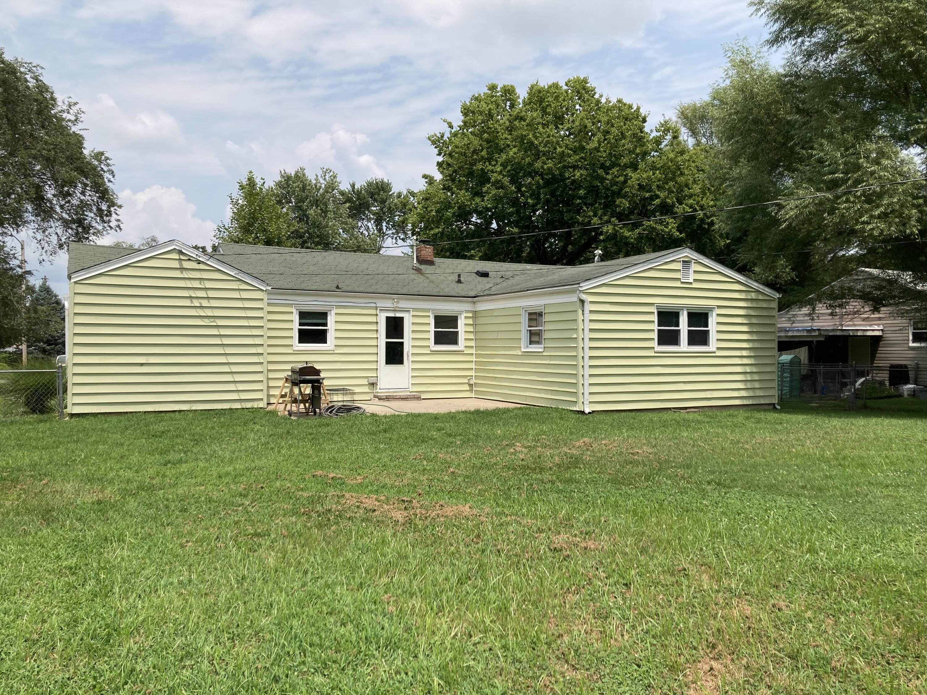 Photo 3 of 20 of 2048 East Marsa Drive house