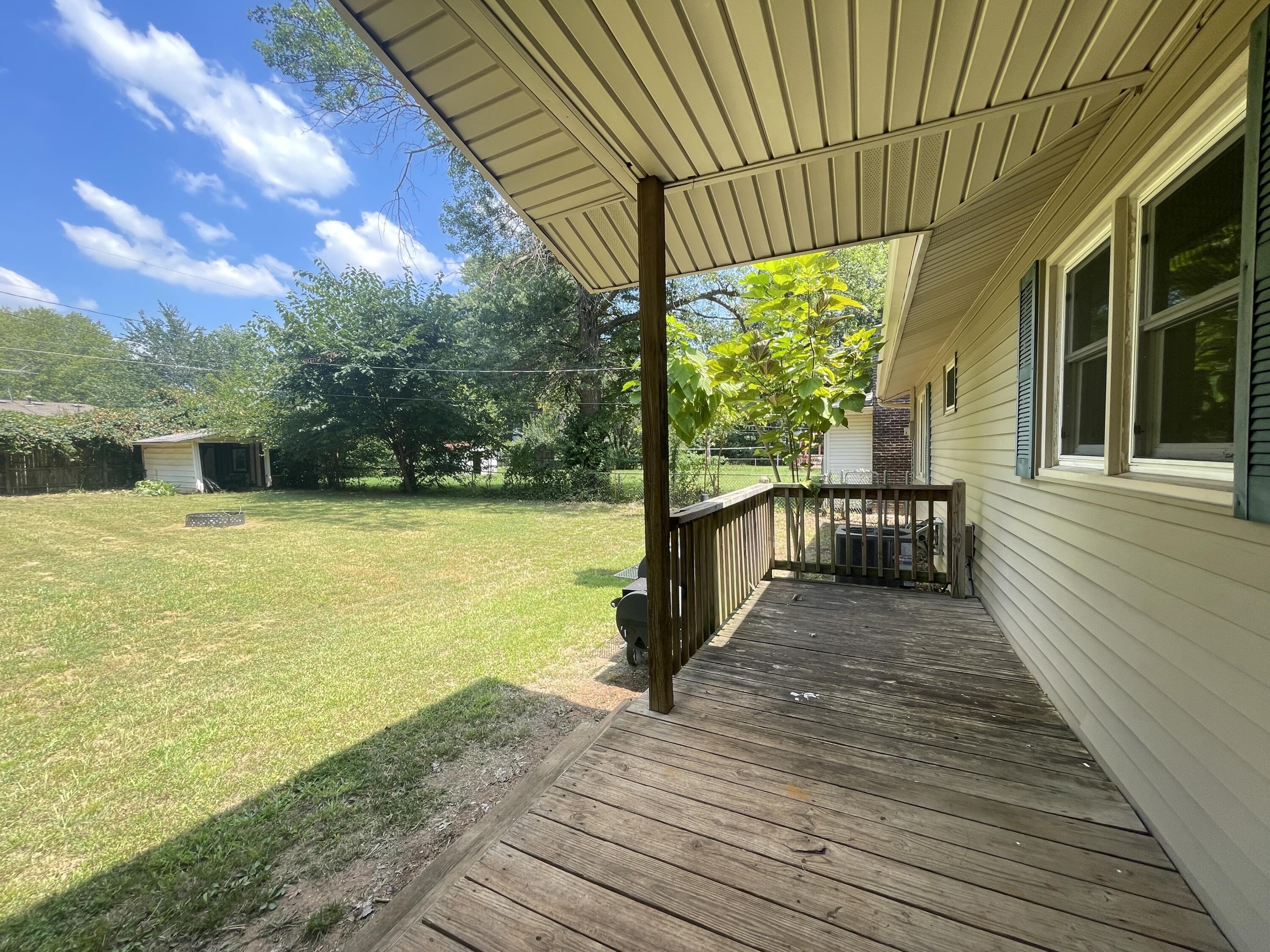 Photo 20 of 23 of 1641 West Broadmoor Street house