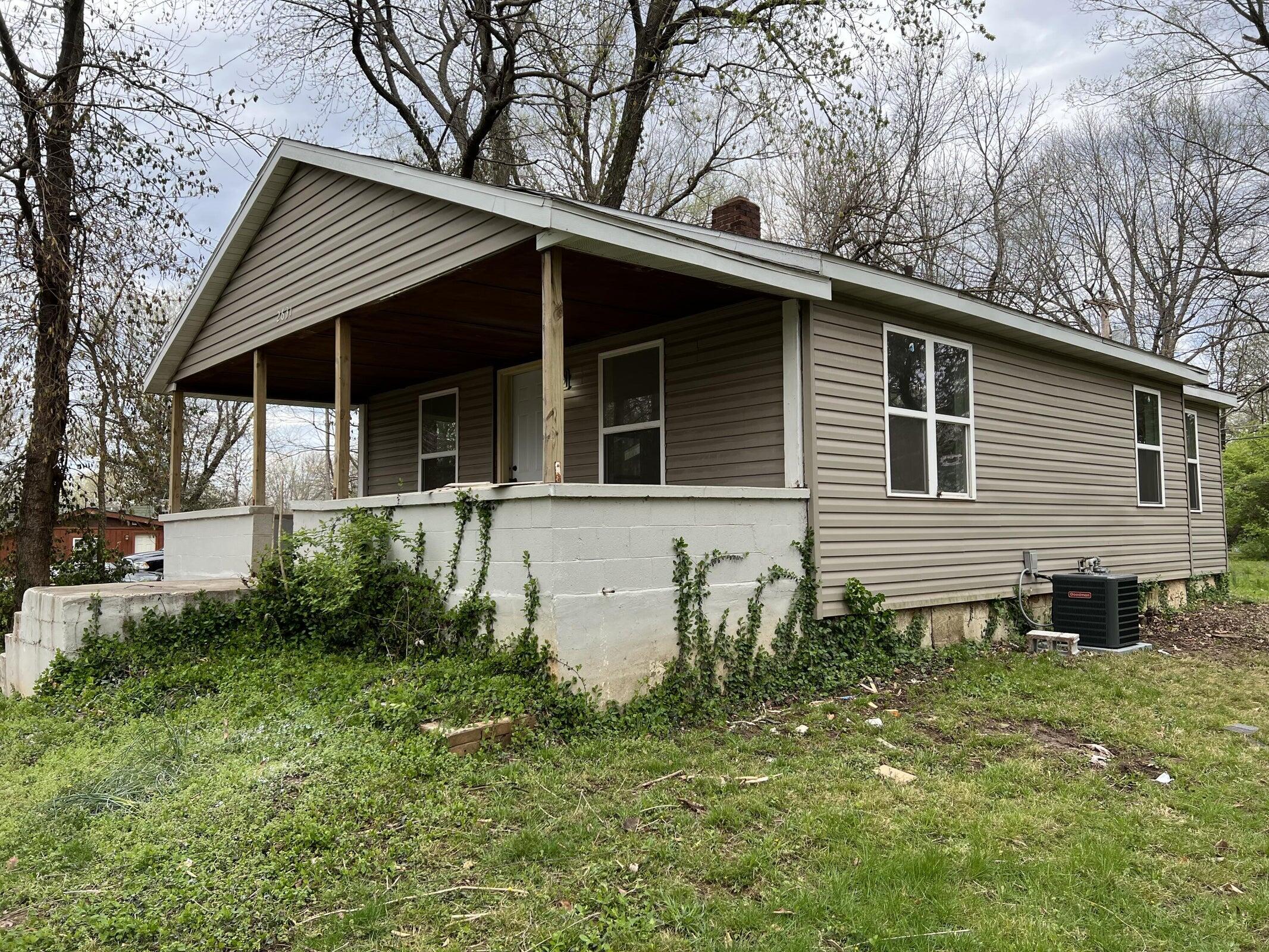 Photo 1 of 15 of 2631 West Madison Street house