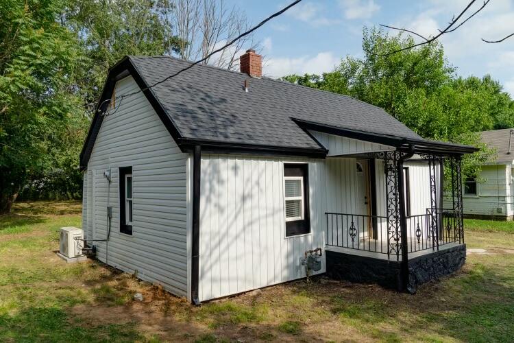 Photo 4 of 21 of 1206 North Clifton Avenue house