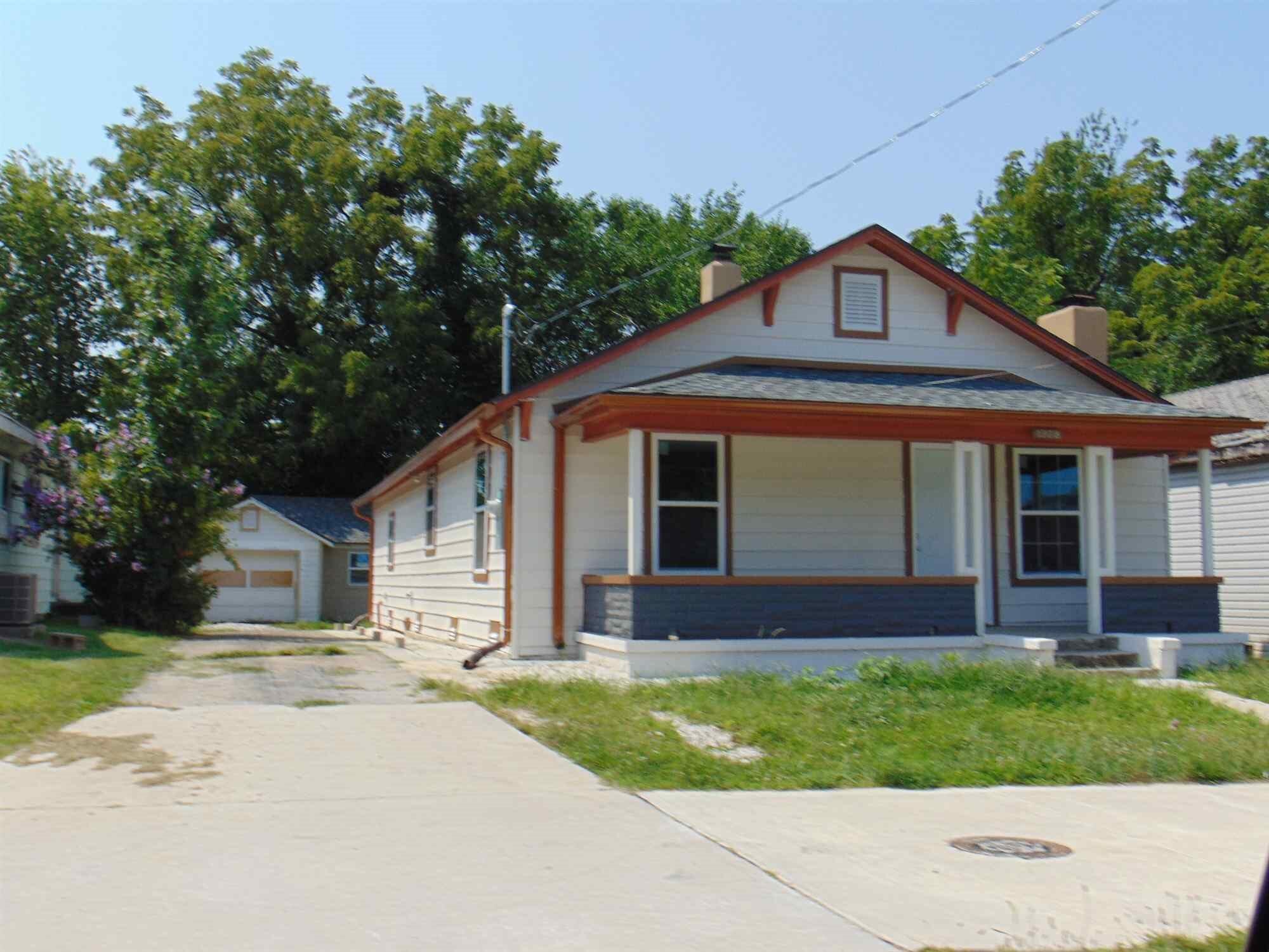 Photo 1 of 1 of 1328 East Division Street house