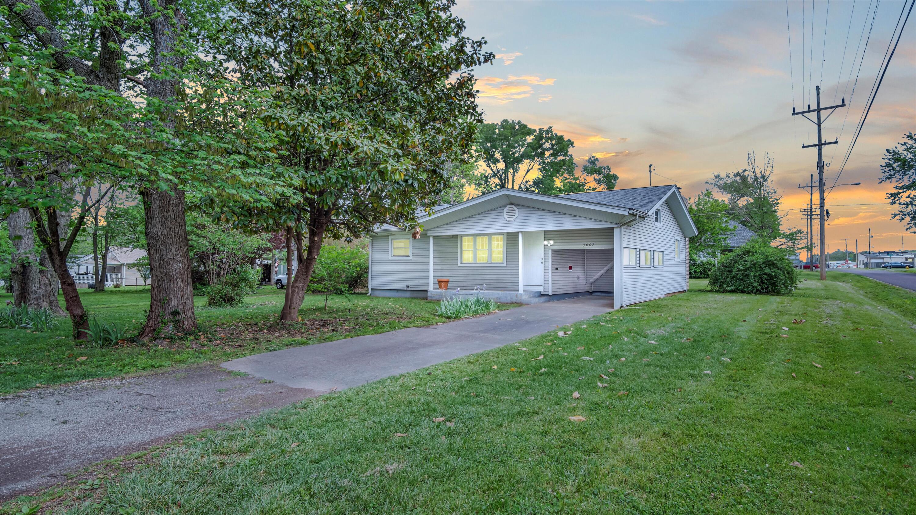 Photo 1 of 15 of 3007 West Olive Street house