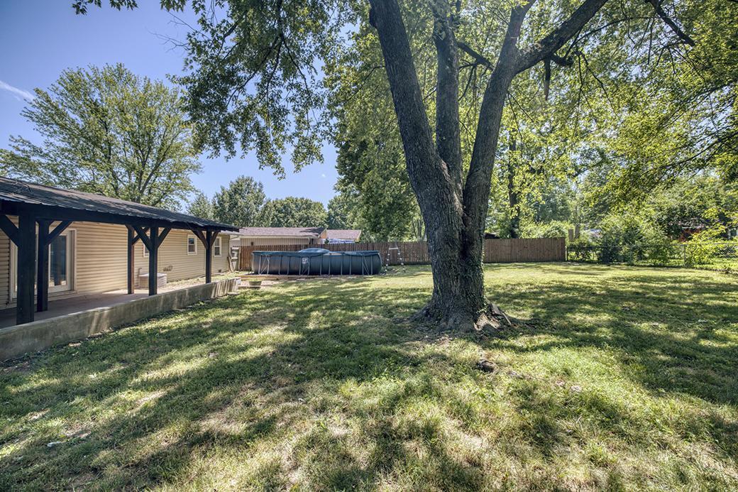 Photo 19 of 19 of 2107 South Oak Grove Avenue house