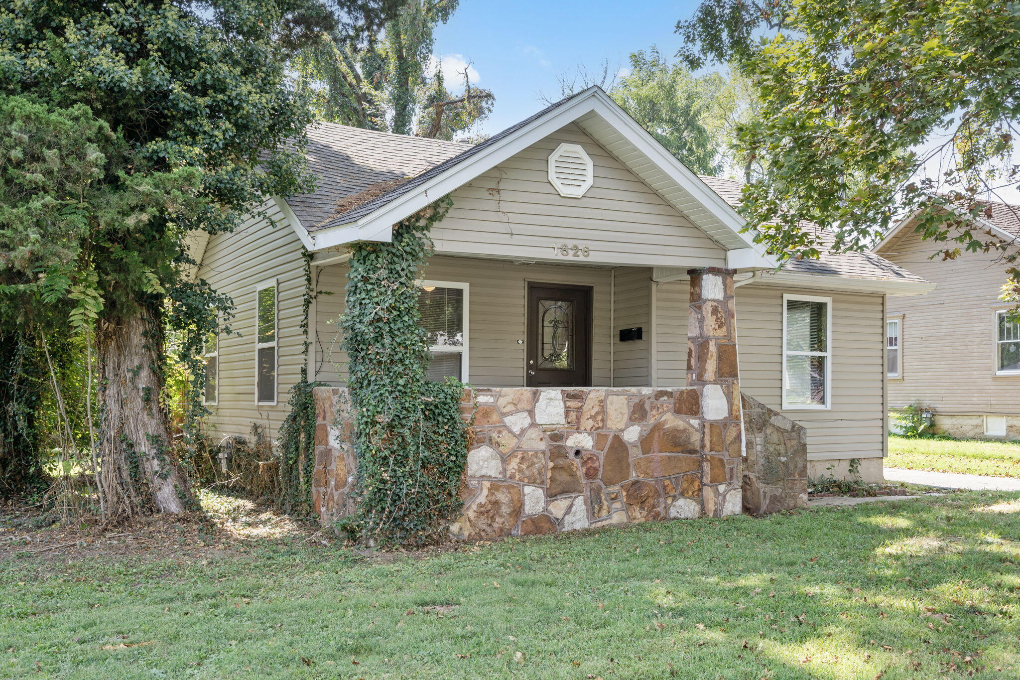 Photo 1 of 24 of 1826 West Elm Street house