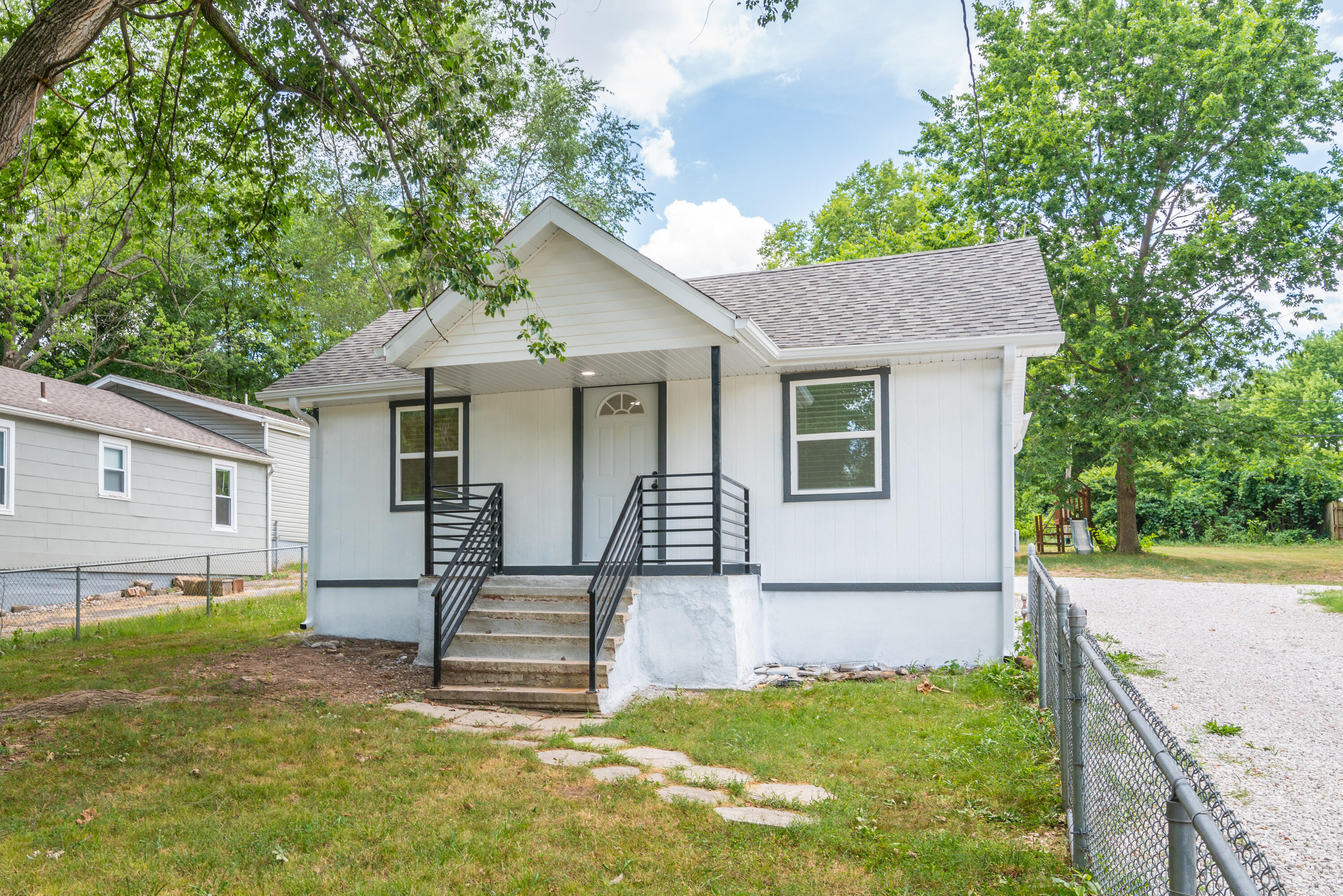 Photo 1 of 20 of 2920 West Harrison Street house