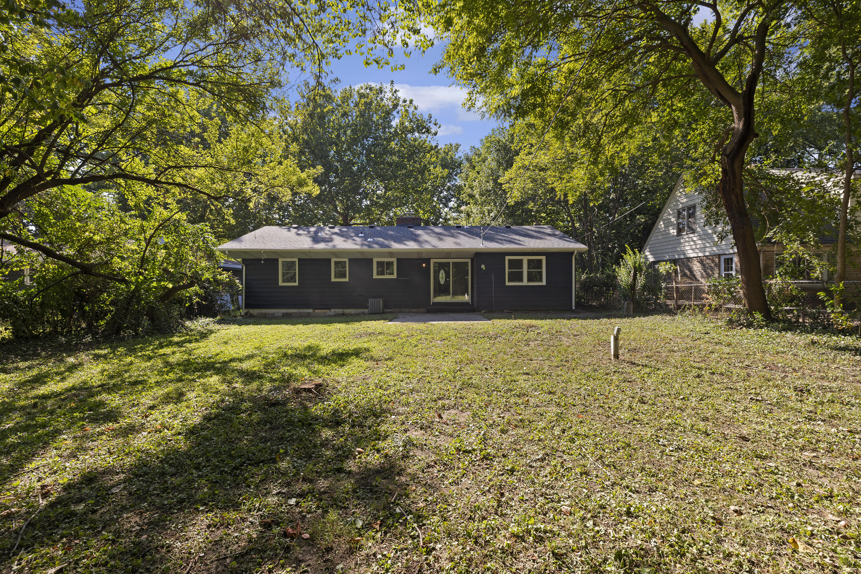 Photo 19 of 19 of 622 North Elmwood Avenue house