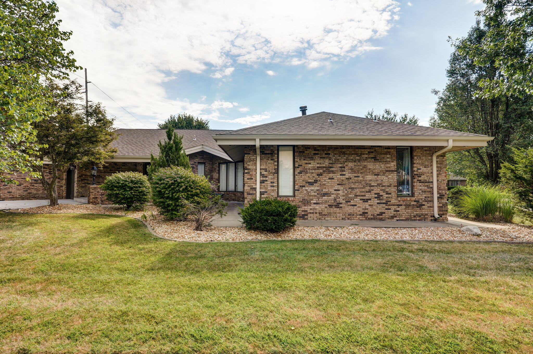 Photo 10 of 43 of 3006 South Chambery Avenue house