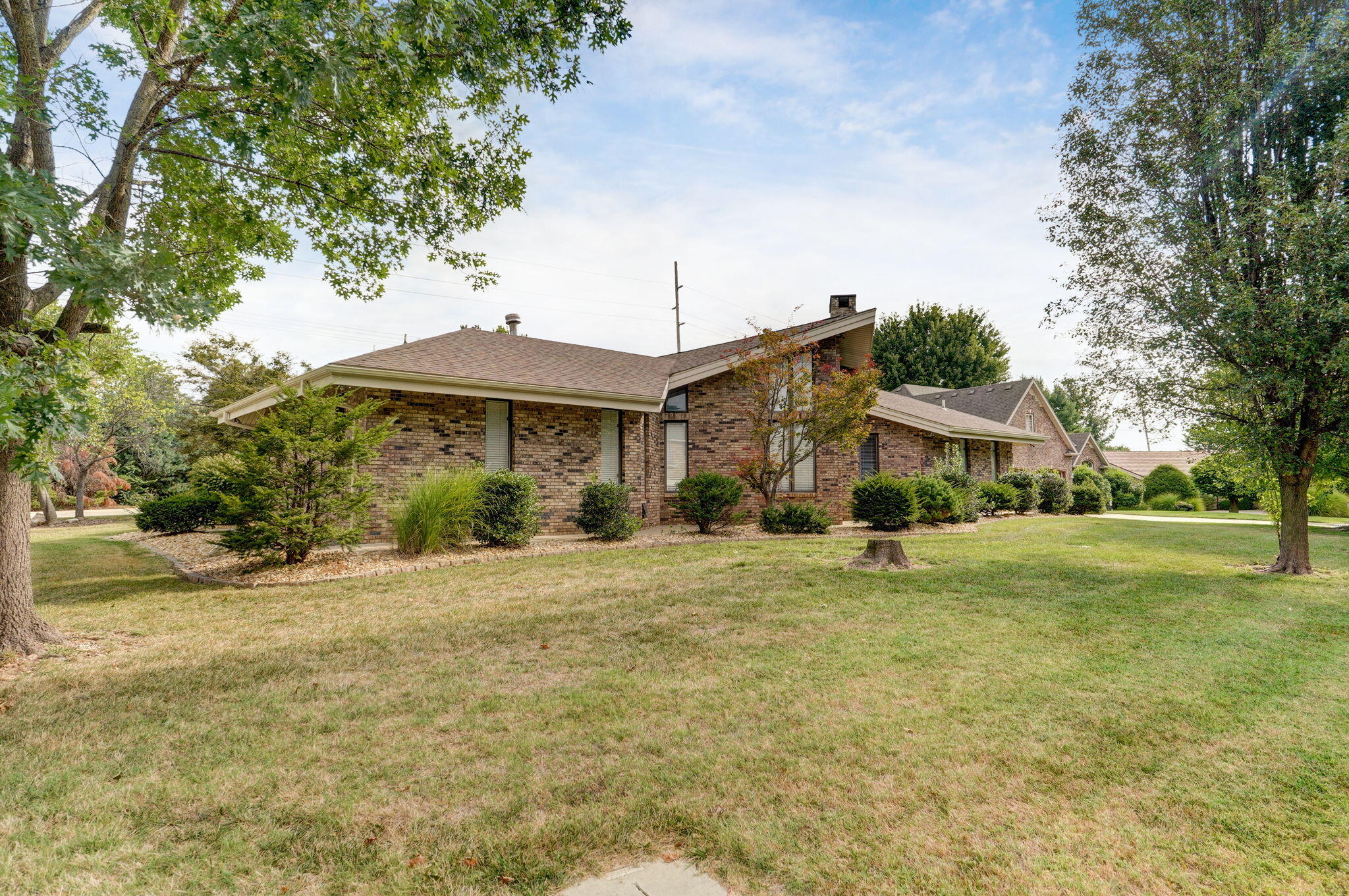 Photo 11 of 43 of 3006 South Chambery Avenue house