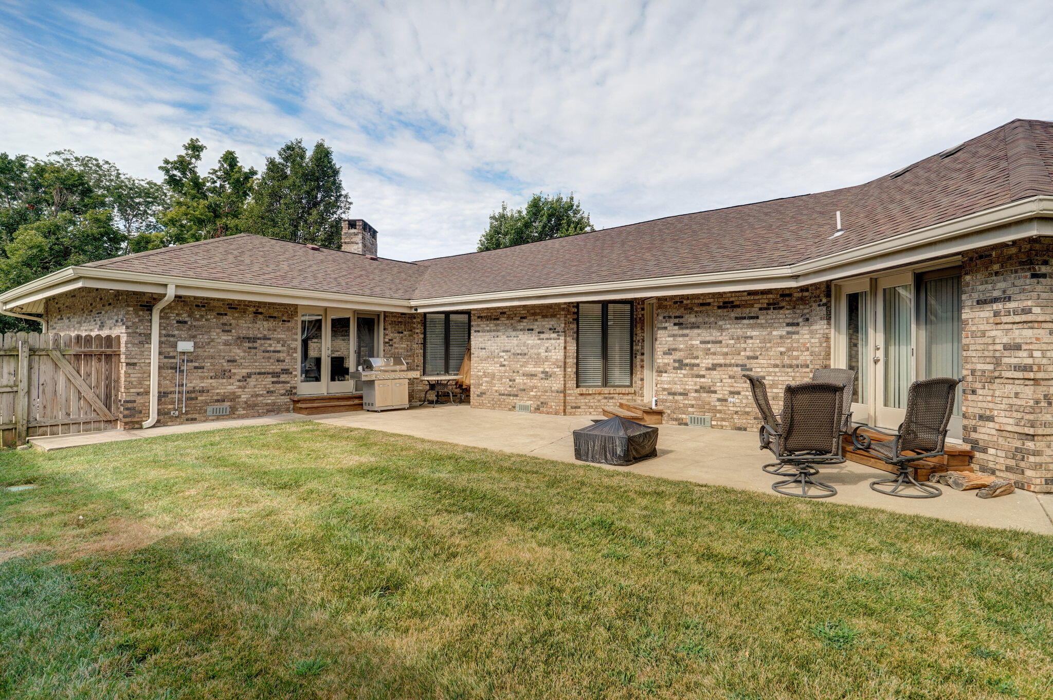 Photo 7 of 43 of 3006 South Chambery Avenue house