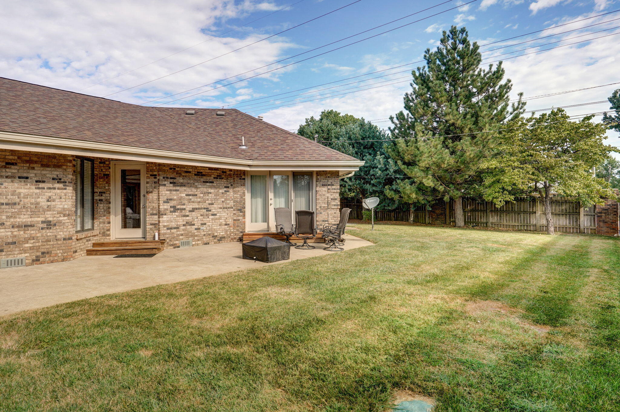 Photo 8 of 43 of 3006 South Chambery Avenue house