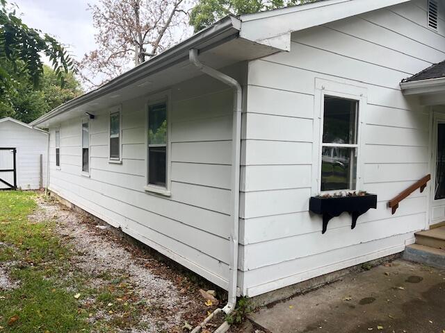 Photo 3 of 22 of 1432 North Lafontaine Avenue house