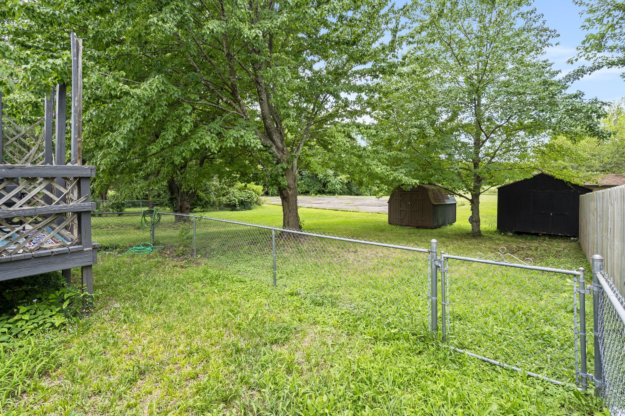 Photo 11 of 25 of 1038 West Catalpa Street house