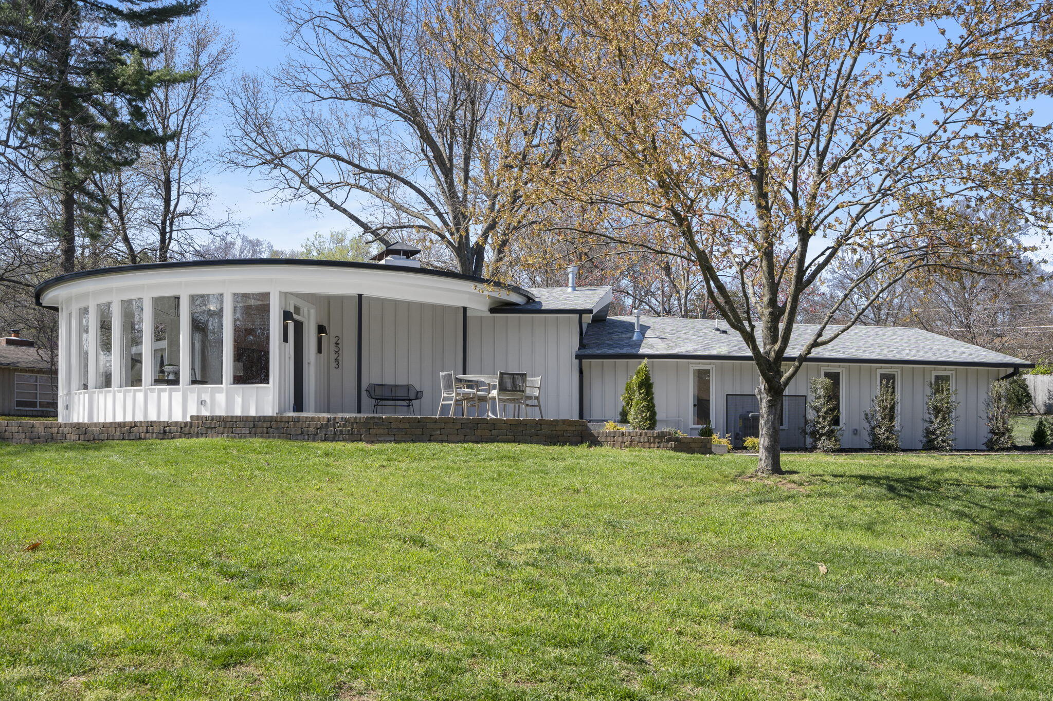 Photo 7 of 53 of 2523 South Marlan Avenue house