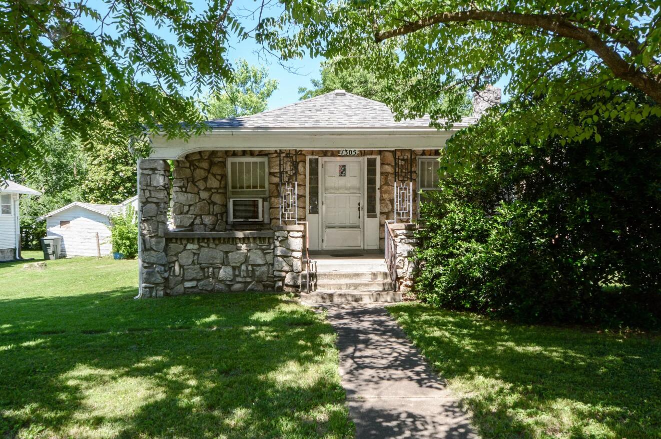 Photo 1 of 10 of 1305 South Kimbrough Avenue house