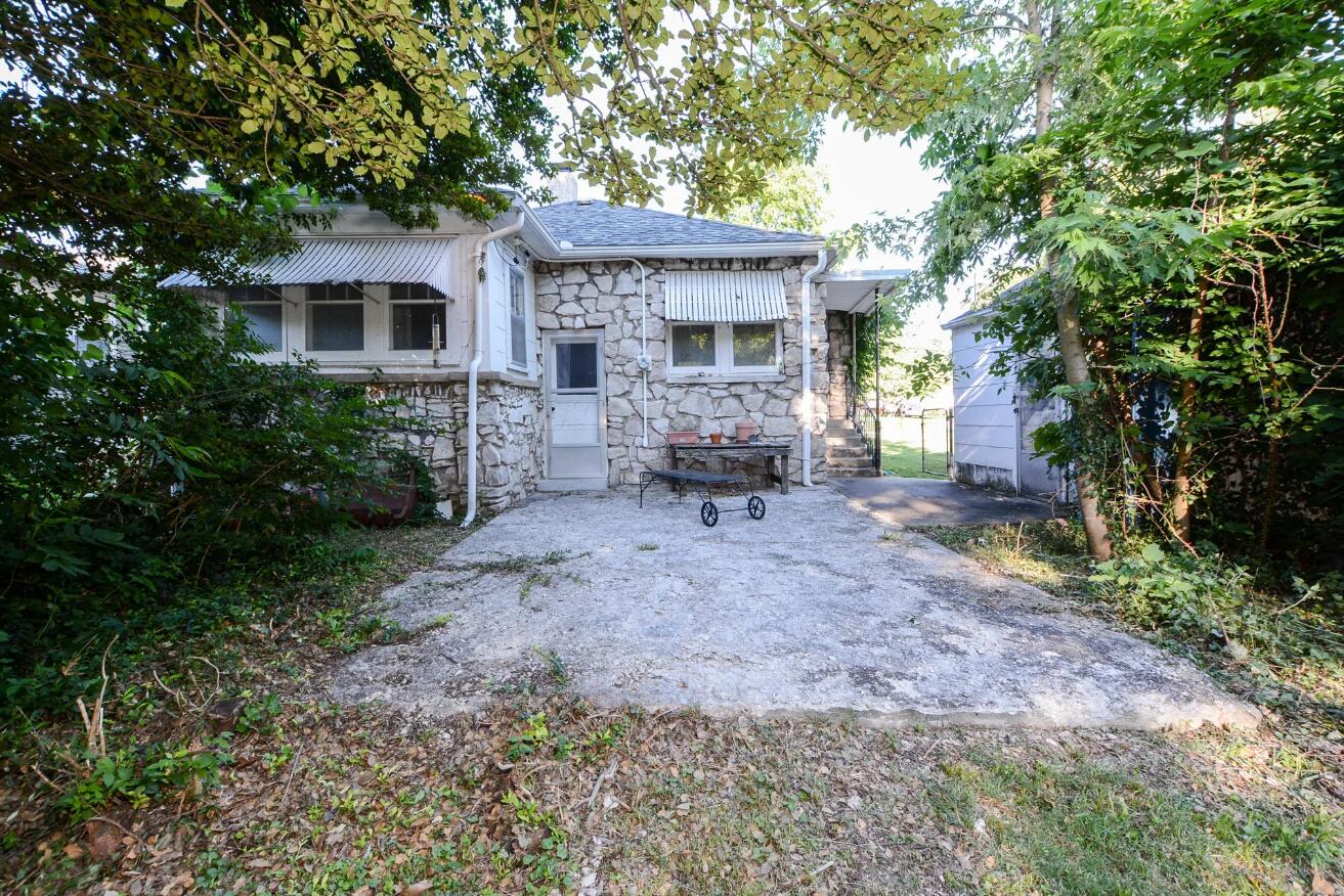 Photo 7 of 10 of 1305 South Kimbrough Avenue house