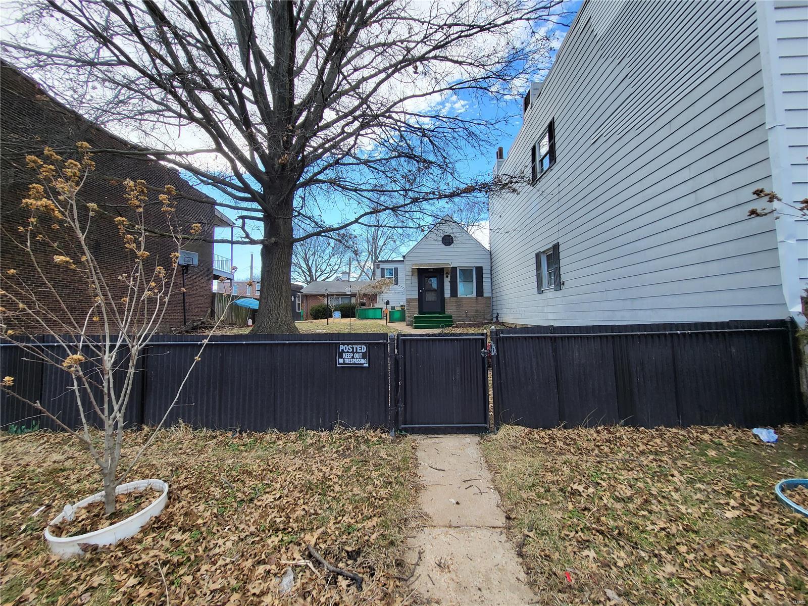 Photo 2 of 16 of 3723 Wisconsin Avenue house