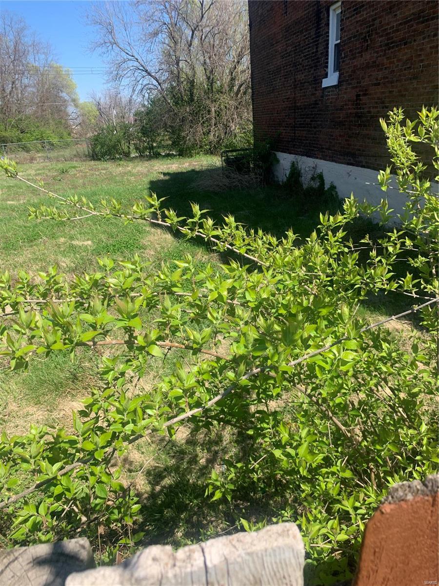 Photo 2 of 2 of 1923 Warren Street land