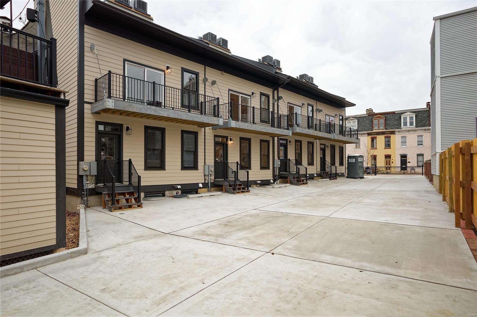 Photo 31 of 31 of 1925 Pestalozzi Avenue townhome