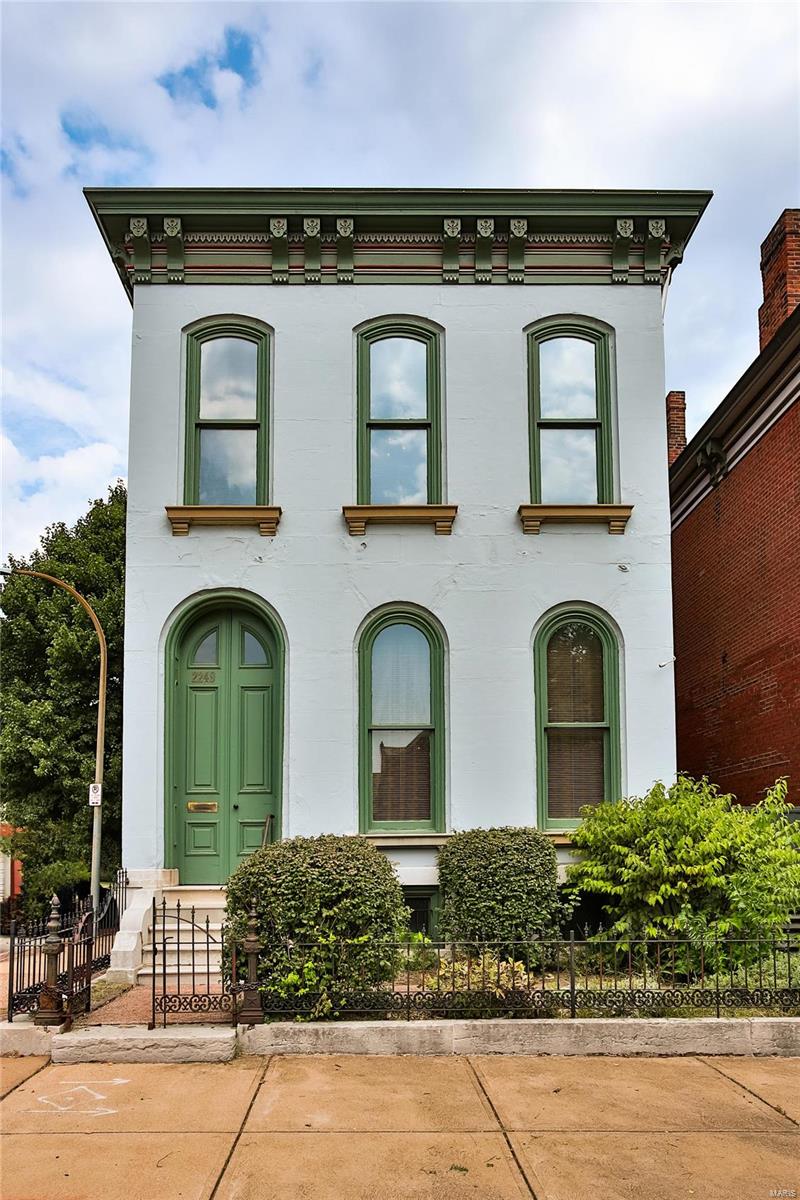 Photo 3 of 82 of 2249 Saint Louis Avenue townhome