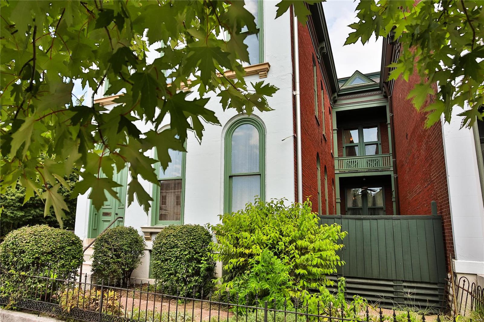 Photo 5 of 82 of 2249 Saint Louis Avenue townhome