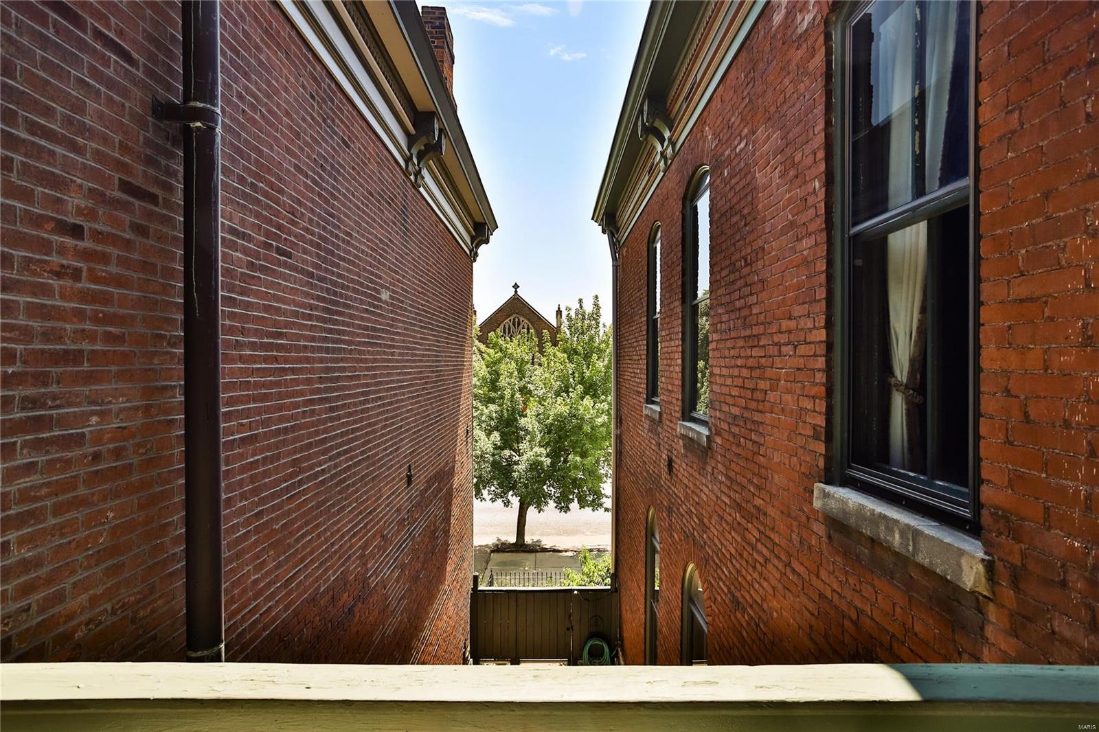 Photo 59 of 82 of 2249 Saint Louis Avenue townhome