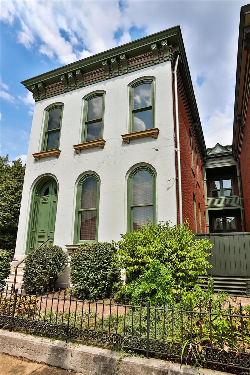 Photo 6 of 82 of 2249 Saint Louis Avenue townhome