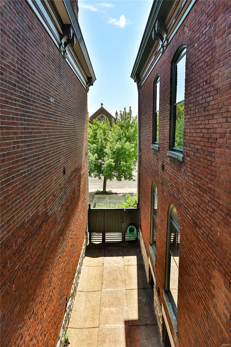 Photo 60 of 82 of 2249 Saint Louis Avenue townhome