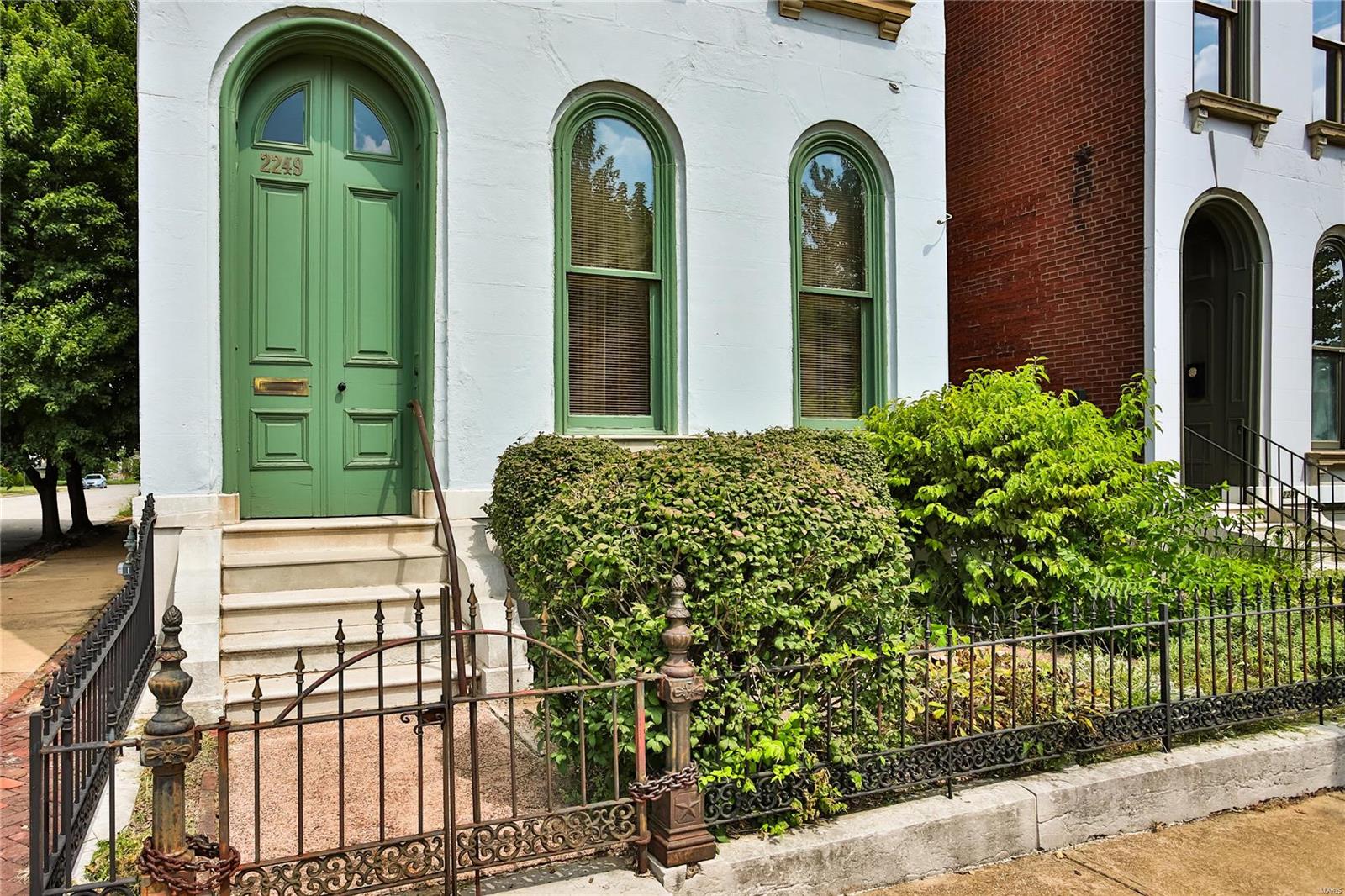 Photo 7 of 82 of 2249 Saint Louis Avenue townhome