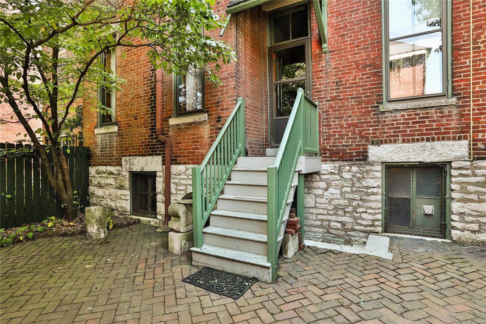 Photo 81 of 82 of 2249 Saint Louis Avenue townhome