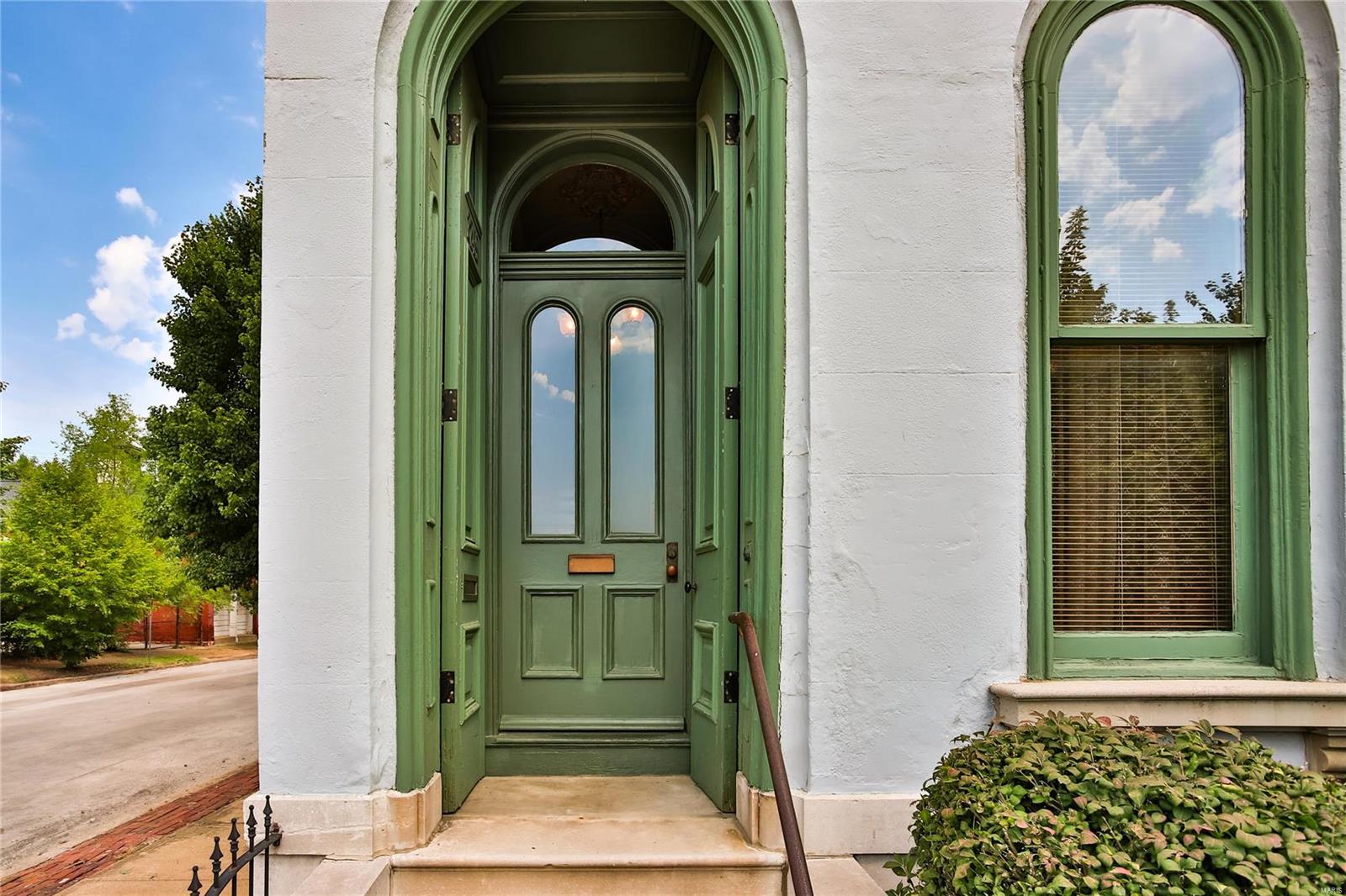 Photo 9 of 82 of 2249 Saint Louis Avenue townhome