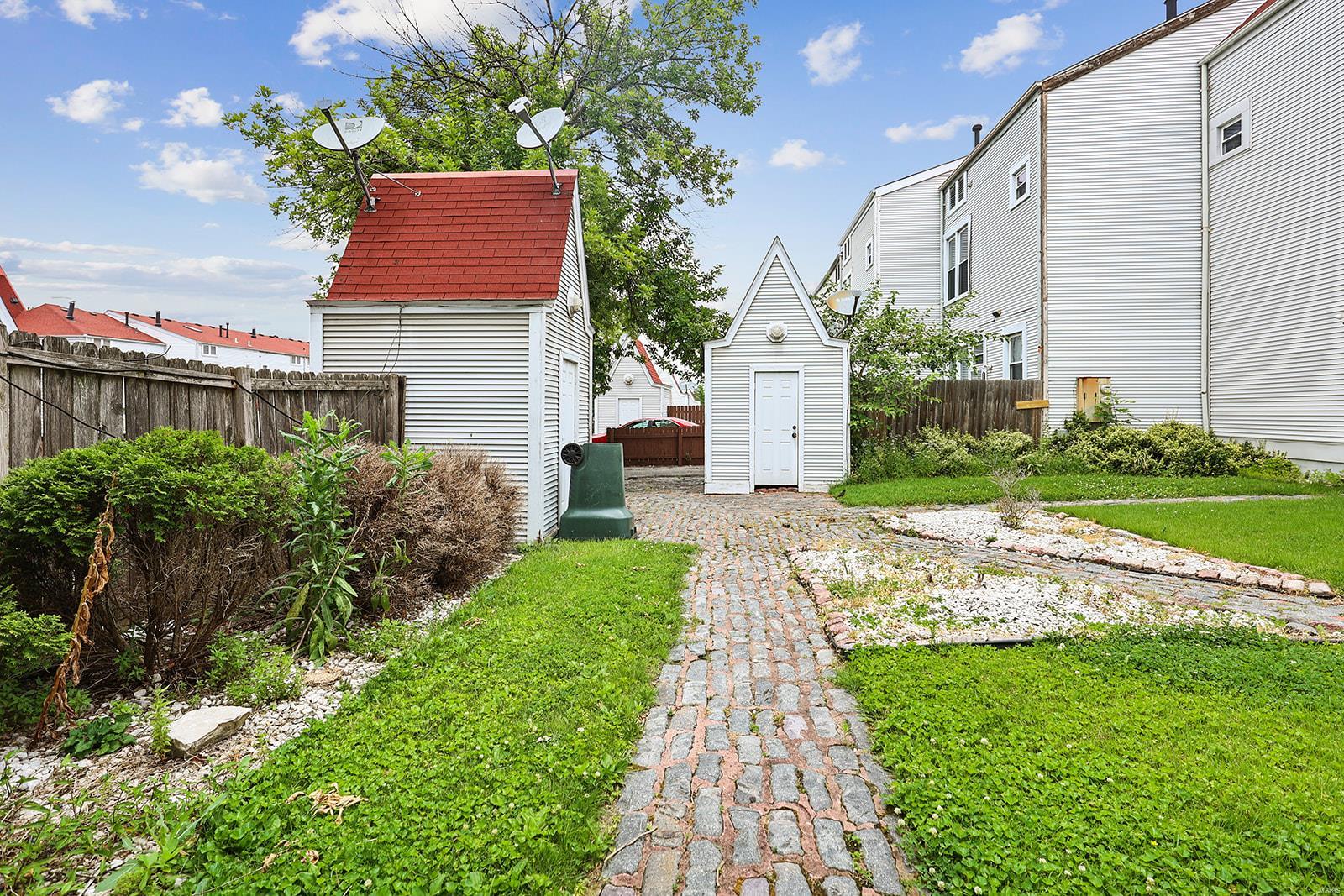 Photo 4 of 18 of 1103 Biddle Street townhome