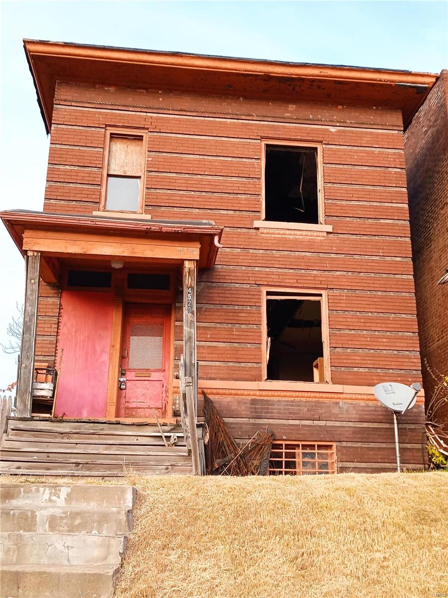 Photo 1 of 30 of 4529 St Louis Avenue house