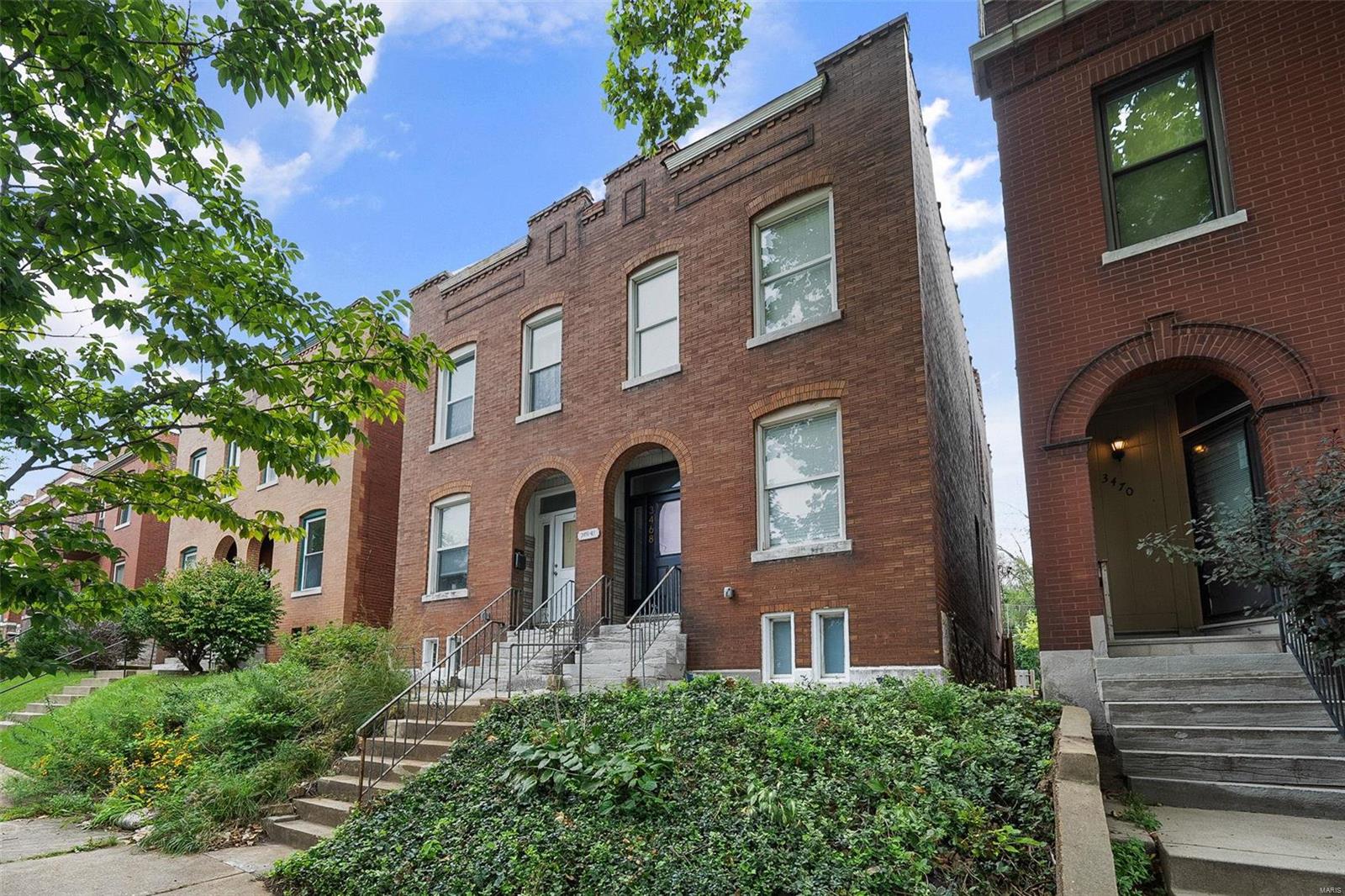 Photo 1 of 30 of 3468 S Spring Avenue townhome