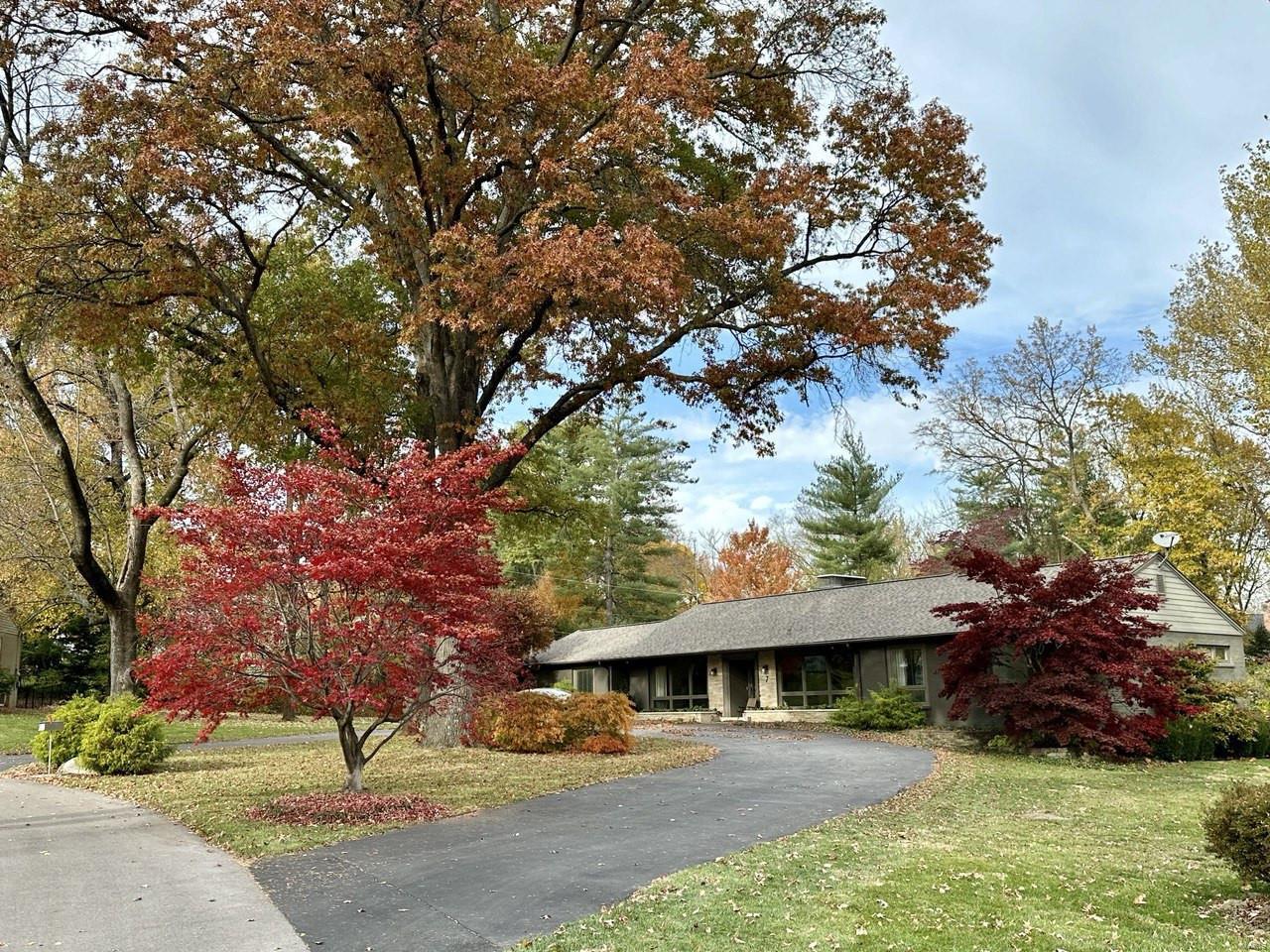 Photo 2 of 28 of 7 Dogwood Lane house