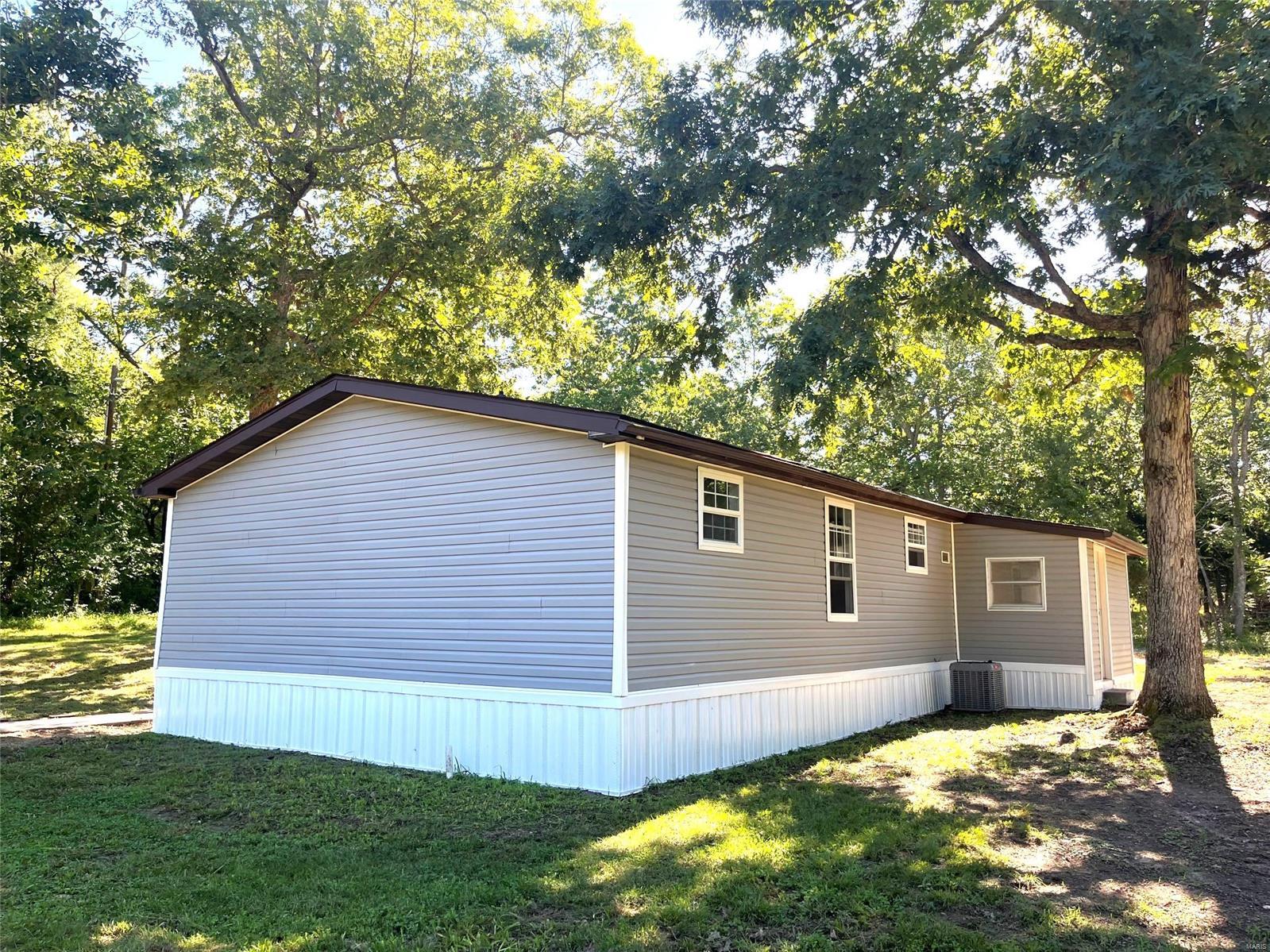 Photo 4 of 22 of 394 Long Spring Rd mobile home