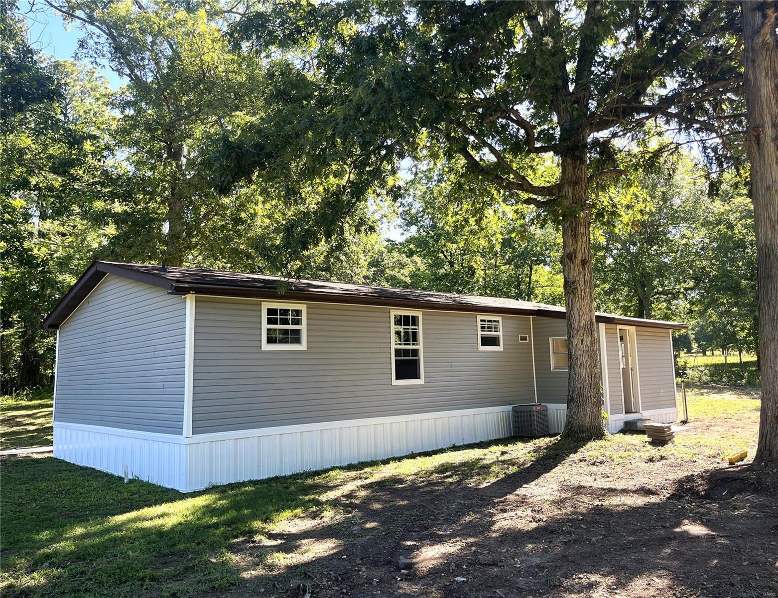 Photo 5 of 22 of 394 Long Spring Rd mobile home