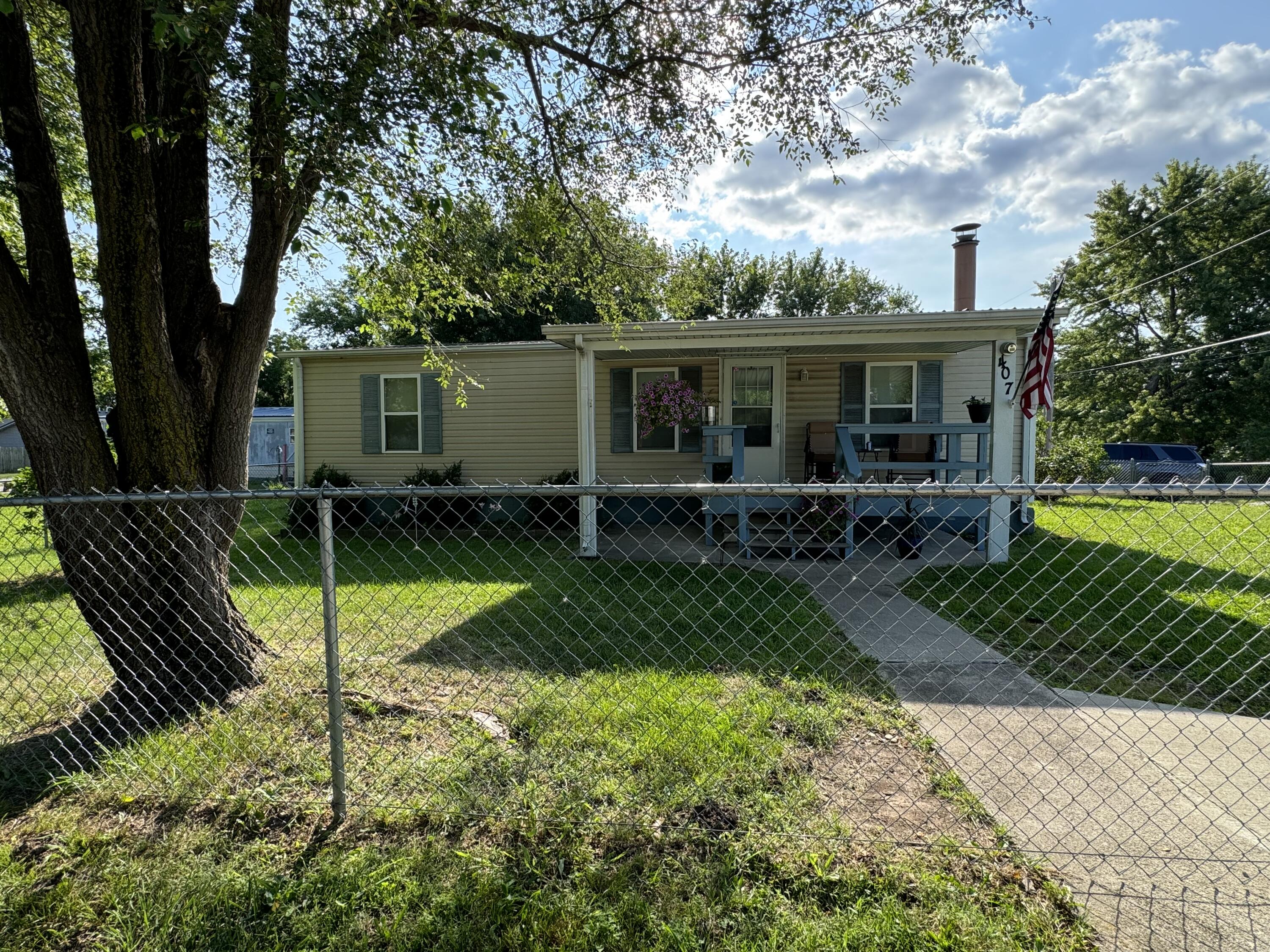 Photo 1 of 17 of 407 South High Street mobile home