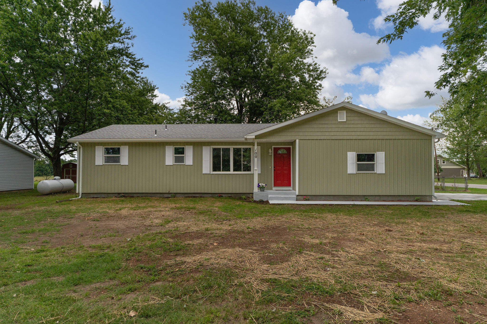 Photo 1 of 28 of 100 North Huffman Avenue house