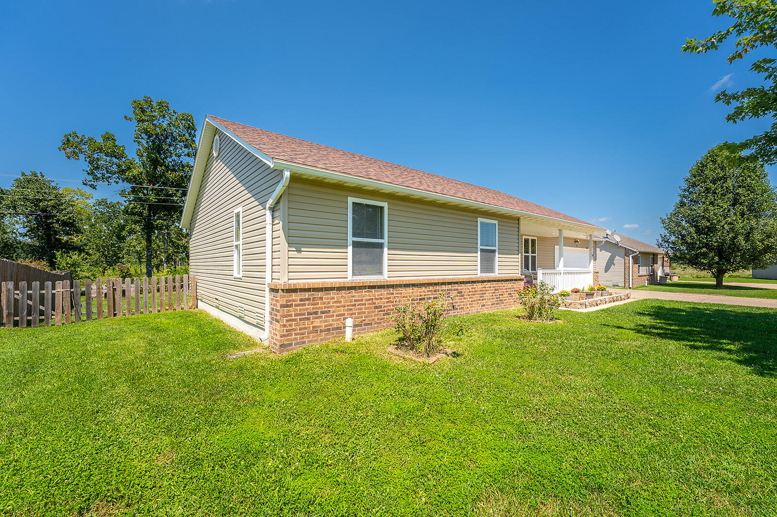 Photo 4 of 9 of 414 East Kennedy Street house